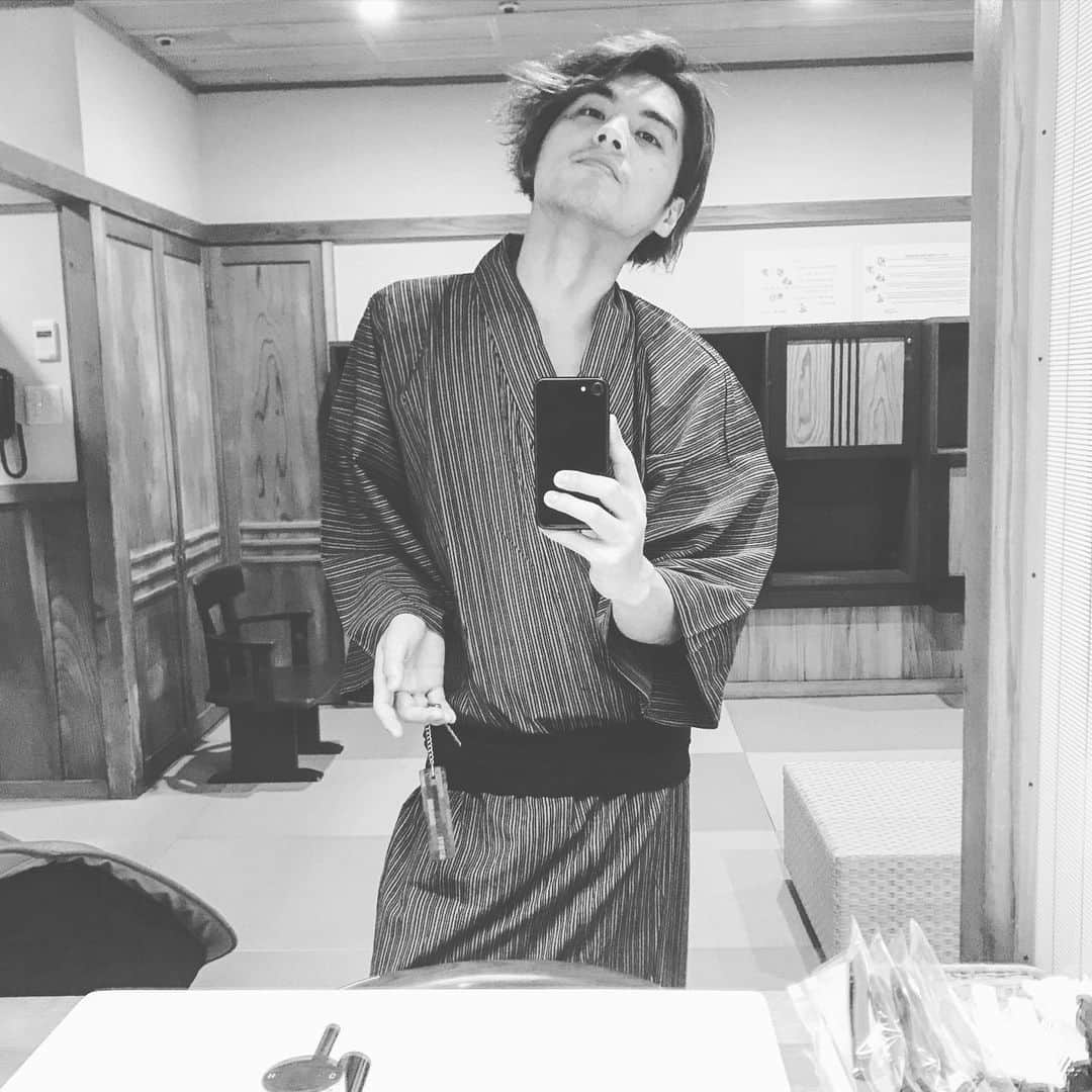 草野博紀のインスタグラム：「落ちついたら温泉いきたい  #はこね #くさつ #べっぷ」