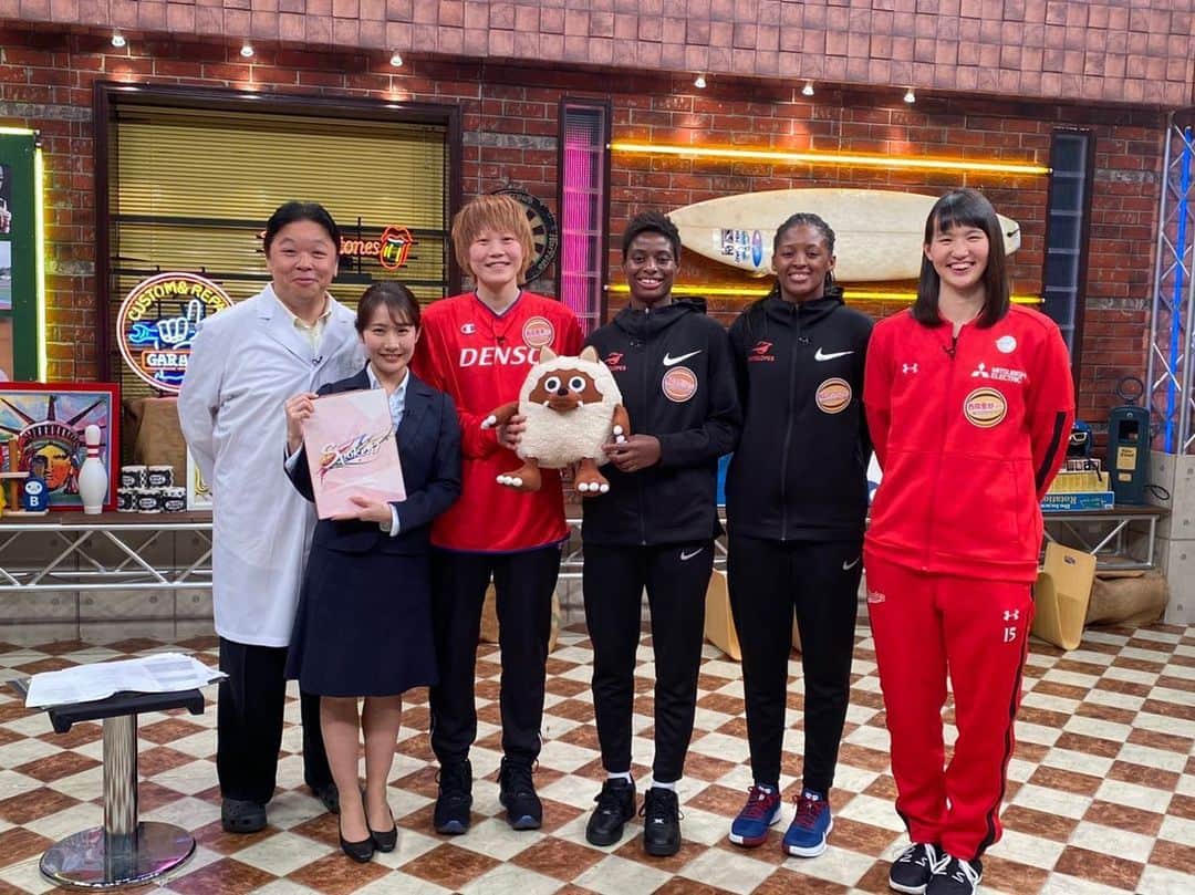 のインスタグラム：「明日4/17(金)の深夜1:34～ 「Spoken!」に出演させてもらいます！  あの舞台の裏側や小さい頃のお話バスケ以外のことまでと とても色んな話をさせてもらいとても楽しかったです☺️✨ (収録日は2月13日です)  東海地方の方是非観てくださいね😊🙌🌟 #spoken  #メーテレ  #女子バスケ  #手洗いうがい忘れずに」