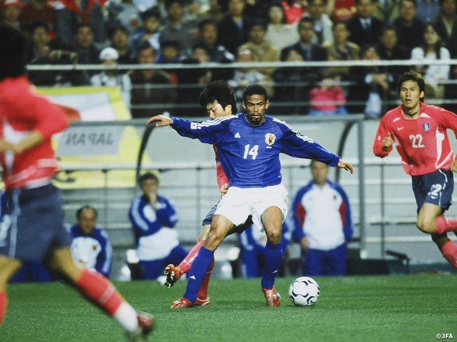 日本サッカー協会さんのインスタグラム写真 - (日本サッカー協会Instagram)「【#OnThisDay】2003.4.16🔙 ・ 国際親善試合 韓国 0-1 #日本代表 📍ソウル ⚽#永井雄一郎 ・ 韓国で行われた一戦。代表初招集の永井選手が、途中出場で決勝ゴールを挙げ勝利に導きました。 ・ GK #楢﨑正剛 DF #名良橋晃 #秋田豊 #森岡隆三 #服部年宏 MF #福西崇史 #中田浩二 #小笠原満男 #三都主アレサンドロ FW #中山雅史 ⇒76'#永井雄一郎 #山下芳輝 ⇒HT #奥大介 ・ #jfa #daihyo #samuraiblue」4月16日 20時21分 - japanfootballassociation