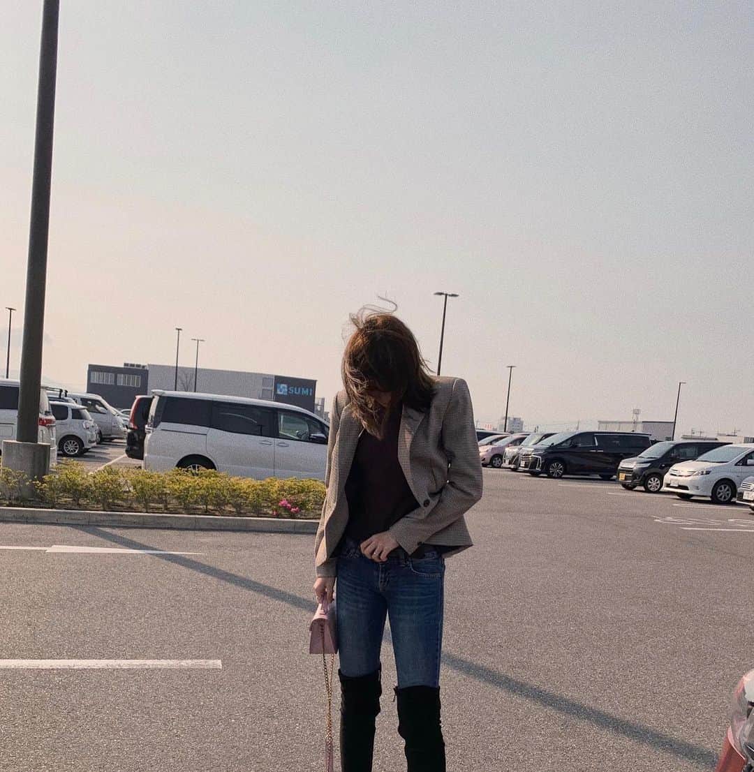 小屋春菜のインスタグラム：「お腹でちゃうなあ💭🌇 #私服　#いつかの私服　#ママコーデ」