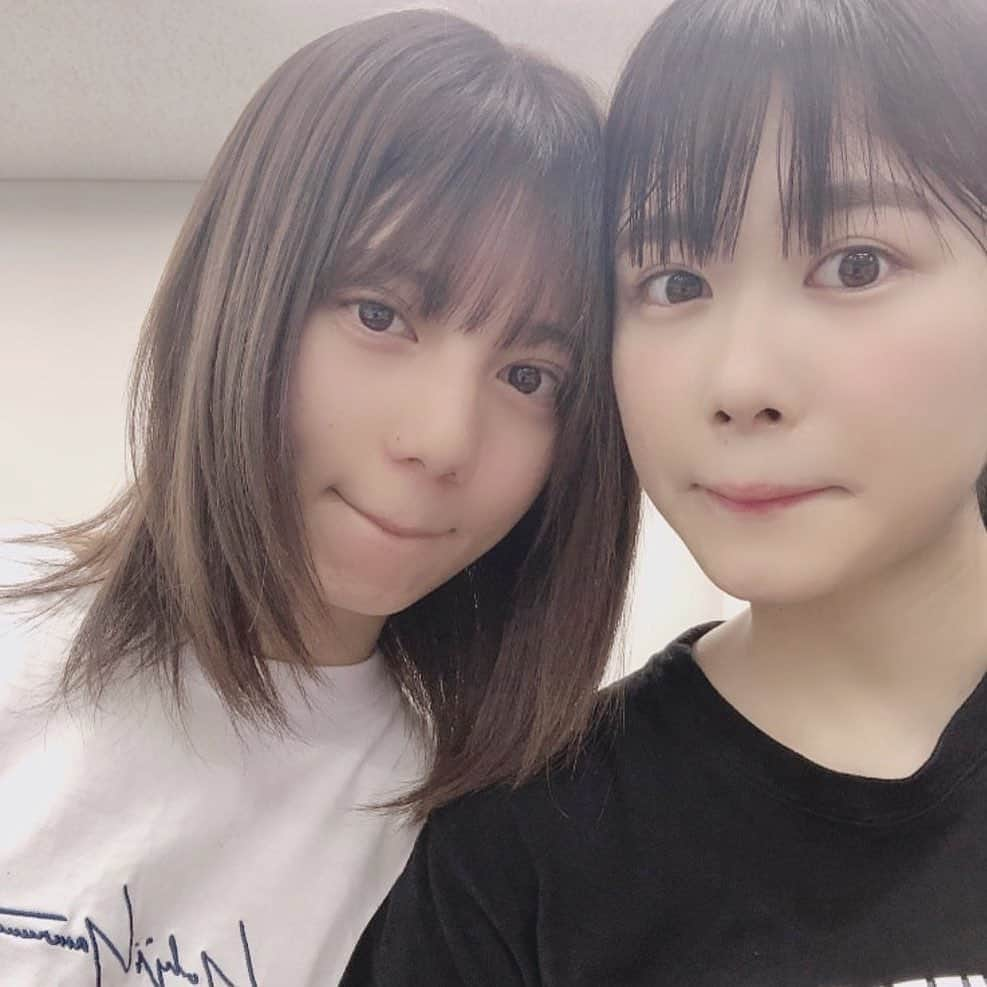 小坂菜緒ファンページのインスタグラム：「☀️ 2人とも激かわです🥰🥰🥰 #日向坂46#日向坂 #小坂菜緒 #こさかな #hinatazaka46 #follow #Instagood #like4like」