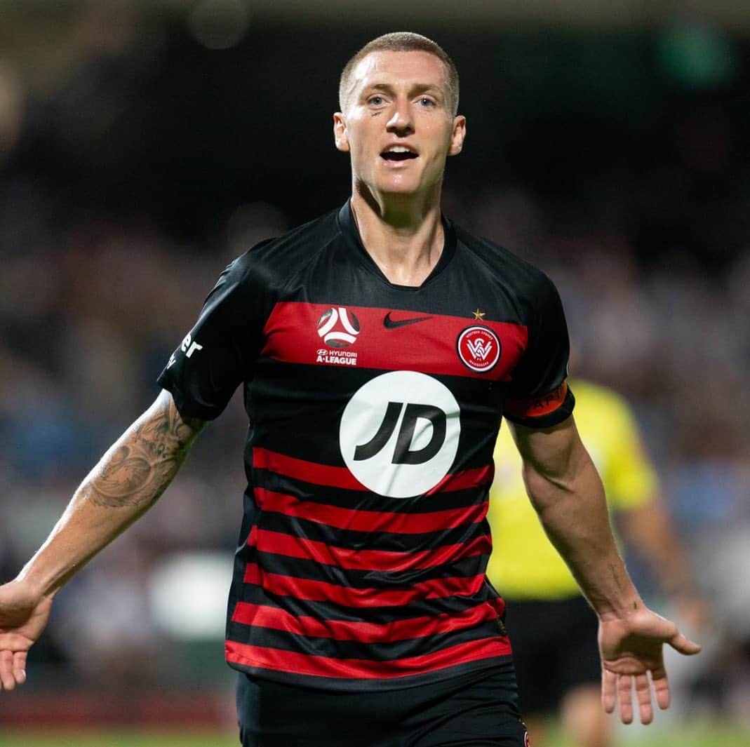 ミッチェル・デュークのインスタグラム：「Withdrawals 😩🔴⚫️⚽️」
