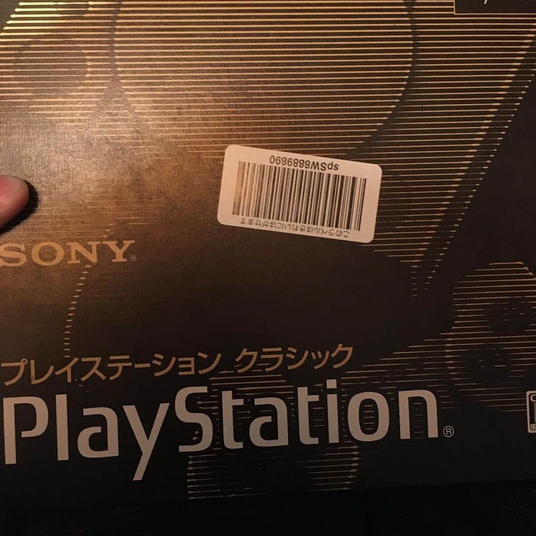 落合モトキのインスタグラム：「#イモるな 流行りのffでもやろーかな メタギアのサイコマンティスも久々戦いたいなぁ。 あの当時コントローラーを 2pにさして戦うとかまぢ 画期的でした。」