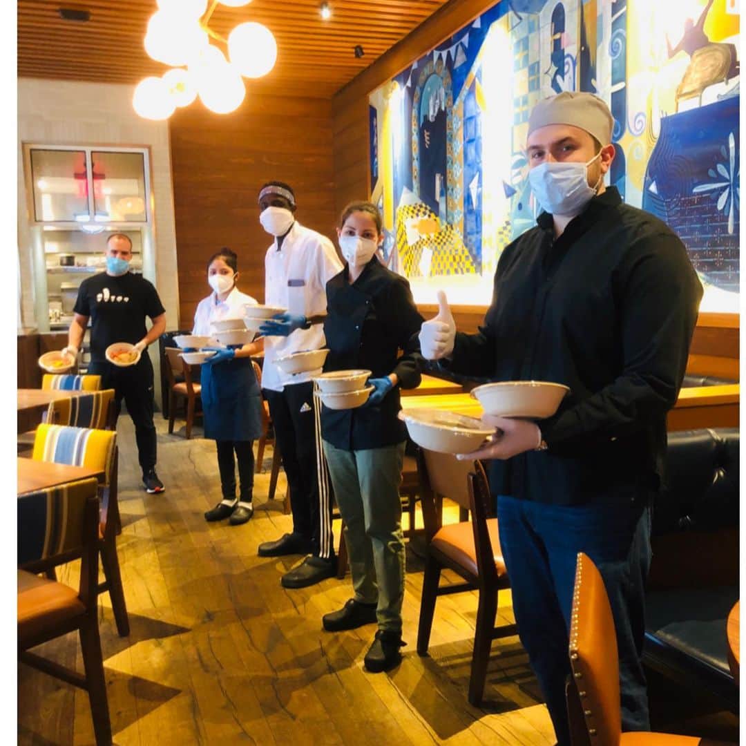 ガブリエル・マクトのインスタグラム：「Feed the Front line and save local business. A great two for. One of my closest friends is on a mission to help save #newyorkcity #restaurants and feed #healthcare workers giving their all during the #covid19 crisis. He’s already served two of the hardest hit hospitals, Elmhurst in Queens and Woodhull in Brooklyn and this organization is less than 2 weeks old. As a native New Yorker, his mission touches my heart and I urge you to help him and his team http:// www.dine11.org #nyc whatever you can helps #staysafe #stayaway #staysane #youcandoit」