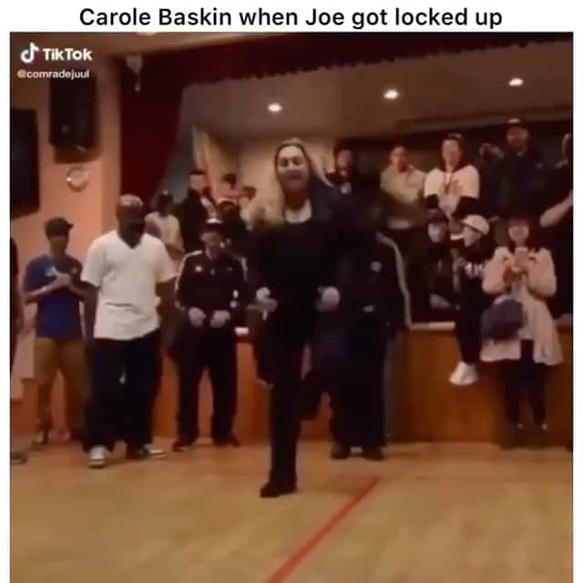 High Life Magazineのインスタグラム：「Noooooooooooo!😂🦁 Credit: @comradejull (TikTok)」