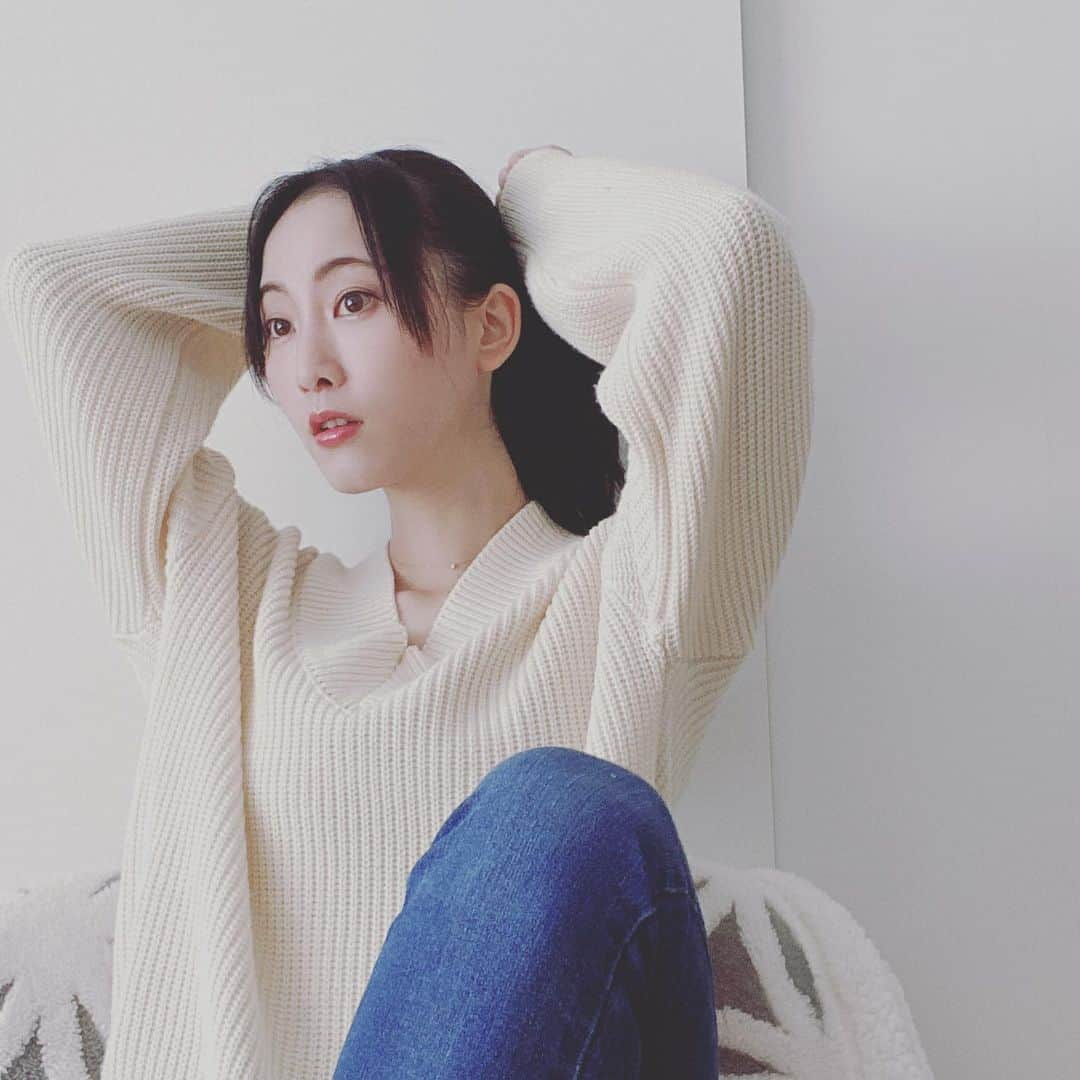 松井玲奈さんのインスタグラム写真 - (松井玲奈Instagram)「おはようございます。 昨日のNHKの日本人のおなまえっ！は来週23日放送に変わってしまいました。 楽しみにしてくださった皆さん、申し訳ないです。 週末はファンクラブで生配信しようと思うので、楽しみにしていてくださいね！」4月17日 9時25分 - renamatui27