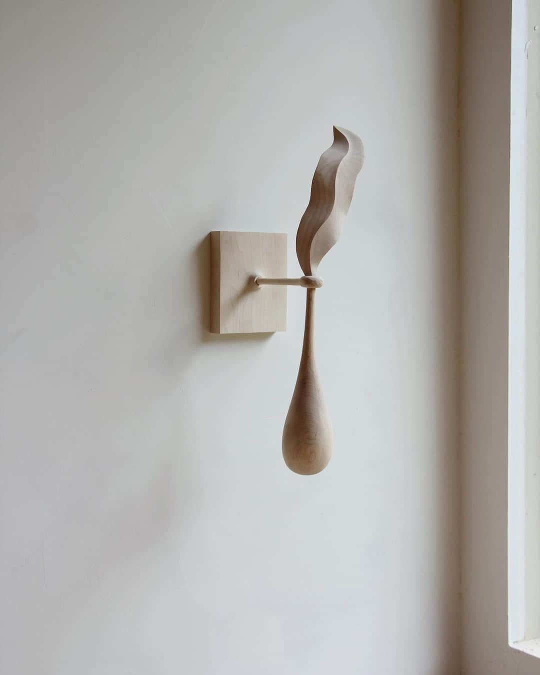 Ariele Alaskoのインスタグラム：「a sculpture made back on day fourteen of my quarantine.  Quarantine Sculpture # 6, Day Fourteen. Maple, 22” long.」
