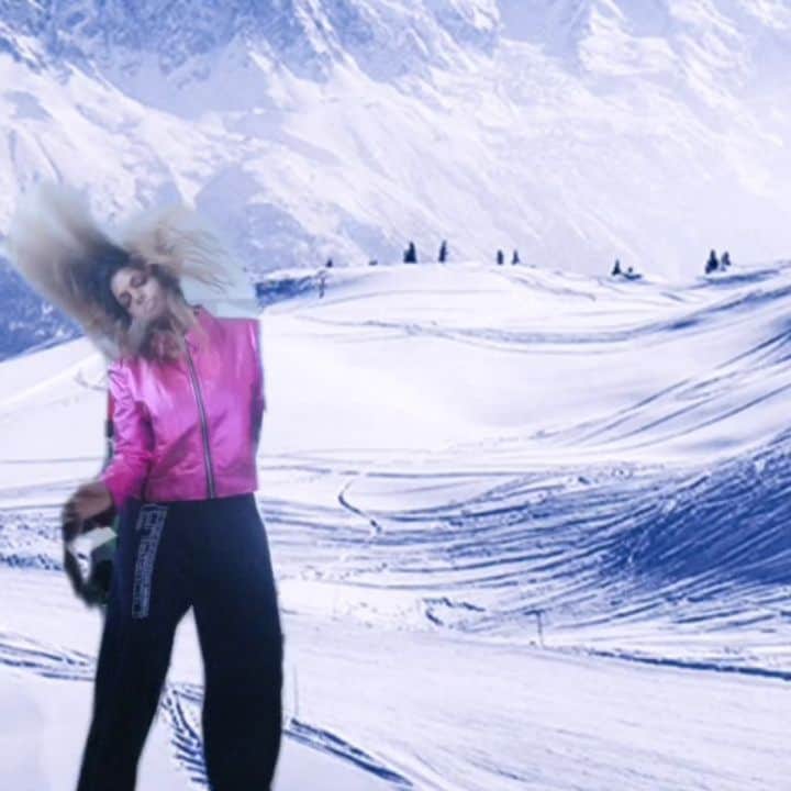 M.I.A.のインスタグラム：「🏔️ freezing」