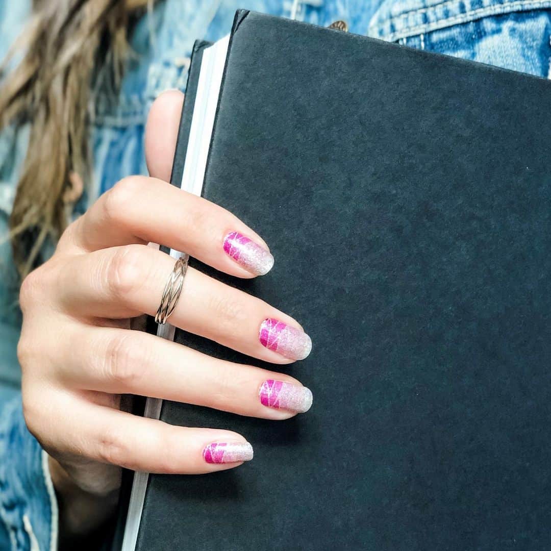 Jamberryのインスタグラム：「#throwbackthursday || One of our most popular Nail Wraps AND Lacquer Strips! 💜 Still available and still GORGEOUS! #magentamusejn . . #jamberry #jamberrynailwraps #jamberrylacquerstrips #jamberrynails #jamberryaddict #tbt」