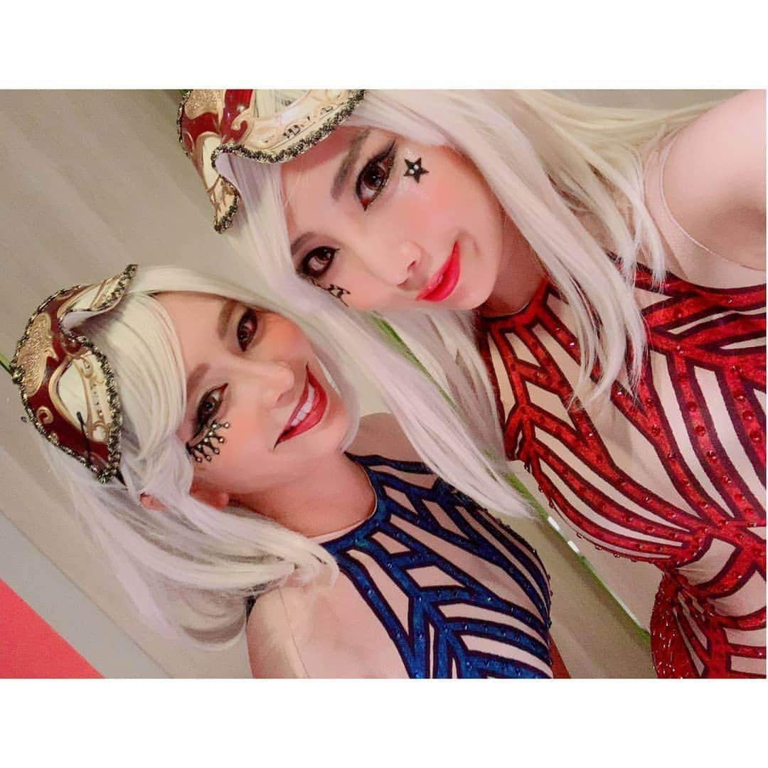 AIMIのインスタグラム：「昨日更新した Masquerade Party の時の  衣装だょ👻🕸✝️🕷 それはさておき🤔💭💦 コロナ犯罪が 増加しているみたい😬👿悪⚡ ✏---------------読んでみて😟-----------------📖 新型コロナウイルスに便乗した 悪質商法にご注意! 「助成金があるので 個人情報を教えてほしい」 等の “なりすまし”や “オレオレ詐欺” に注意👀⚠ 新型コロナウイルスに 便乗した犯罪が相次ぎ 新型コロナに言及して 現金をだまし取る手口や 子どもを狙った 不審者による声かけ  の事例が発生。 緊急事態宣言の 発令を受け  休業した店舗を狙った 空き巣の増加も。 って どさくさに紛れて 手口も最低だゎ🤯✋💥 怪しい事には 注意して 気をつけよう⚡⚡⚡ (3枚目 画像付き🧐) 🌎🌎🌎🌎🌎🌎🌎🌎🌎🌎🌎🌎🌎🌎 #コロナ疲れ#廃人#毎日家で飲んだくれ #踊りたいけど踊れない#心も身体も引きこもり #自粛ムード#コロナのバカヤロー #不安につけ込む手口#コロナ犯罪 #思い出巡り#更新忘れ#🥺」