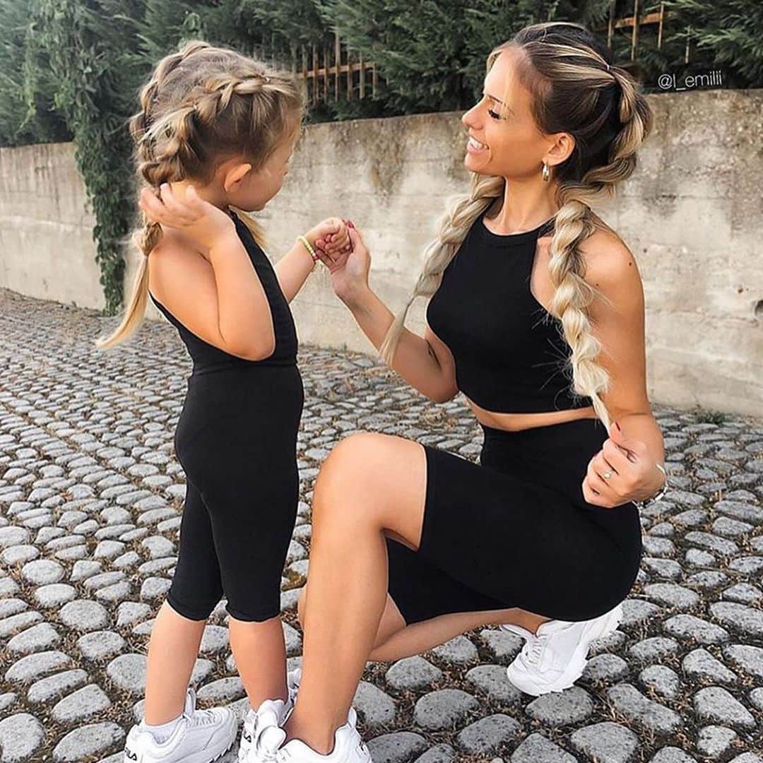 I N S T A B R A I Dのインスタグラム：「Mother daughter goals right here 😍」