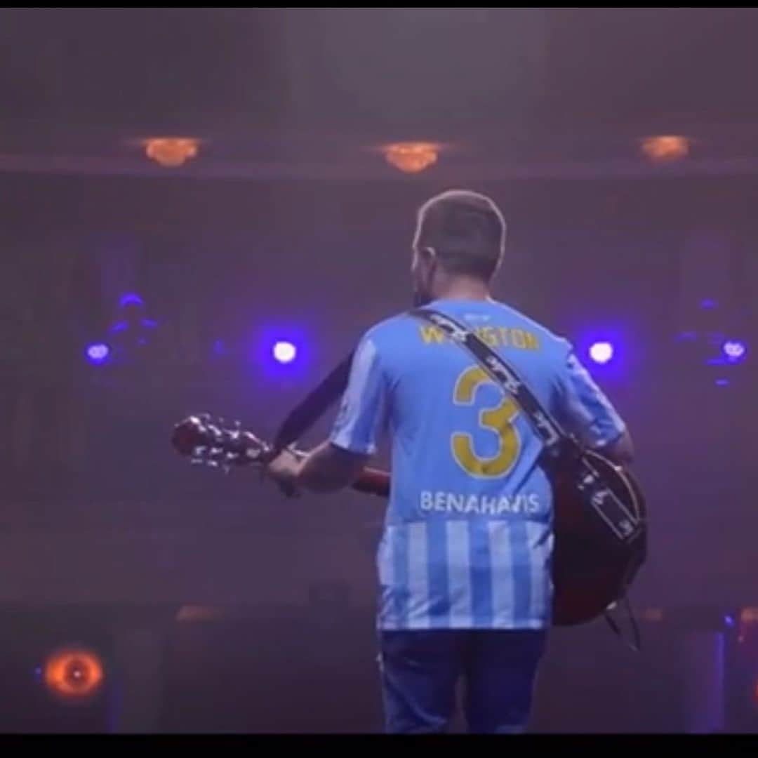 ウェリグトンのインスタグラム：「Sería un gran detalle por parte del Malaga CF q @ivanpelaezoficial pudiera cantar con el estadio de La Rosaleda lleno.💙💙💙」