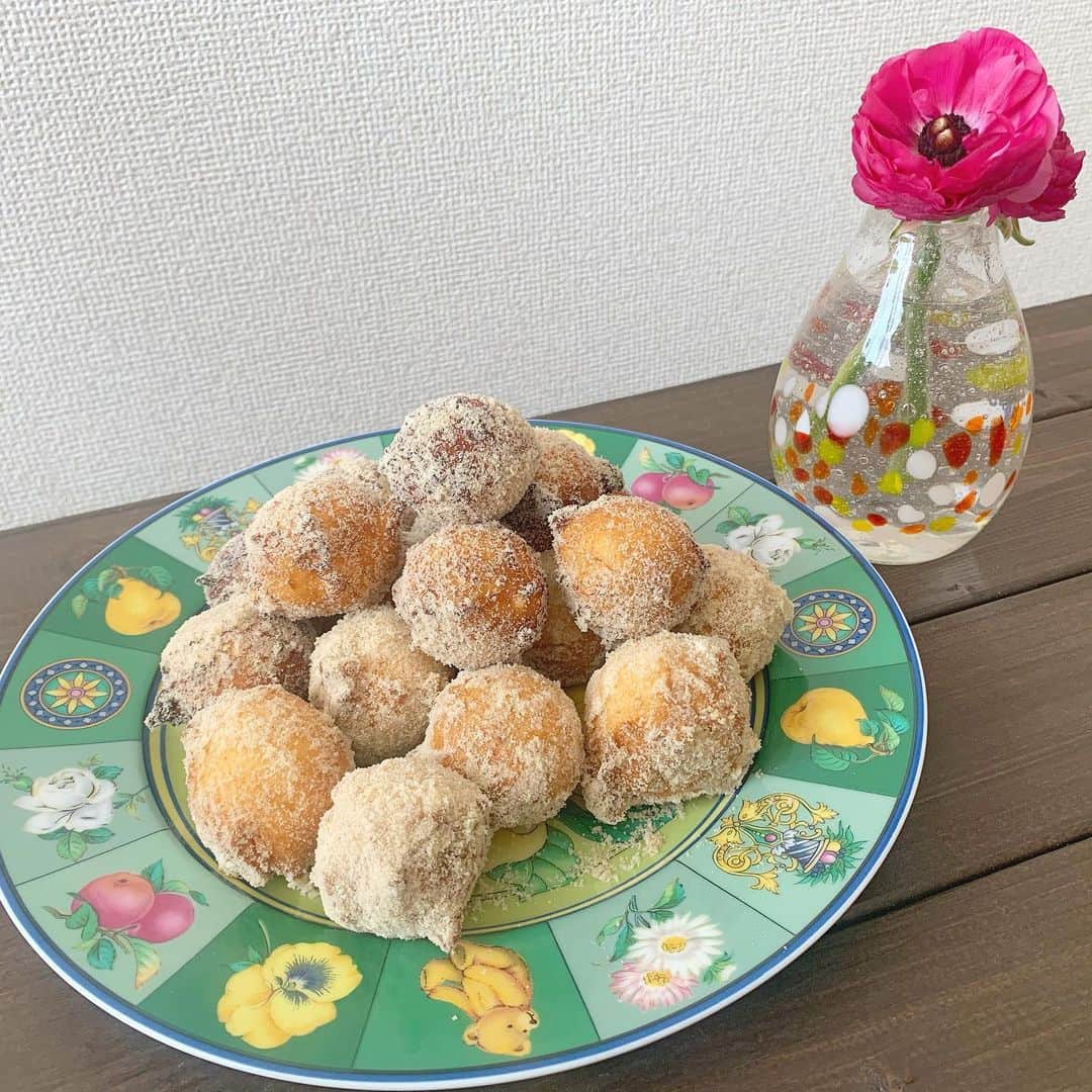 筒井萌子のインスタグラム：「* #もえちゃん家ごはん (←過去のお料理が見れるよꪔ̤̮🍳 米粉でまんまるドーナツ🍩簡単おいしい♪ キビ砂糖にしてみた◡̈⋆ ・ ・ #手作りパン #料理 #自炊 #時短 #筒井萌子 #女優 #actress #モデル #model #岡山  #shooting #instagood #instalike #converse #撮影 #followme #instalike #ゴルフ #ゴルフ女子 #ゴルフコーデ #골프 #좋아요반사 #좋아요그램 #좋아요환영 #데일리그램 #패션 #오오티디 #카페 #카페」