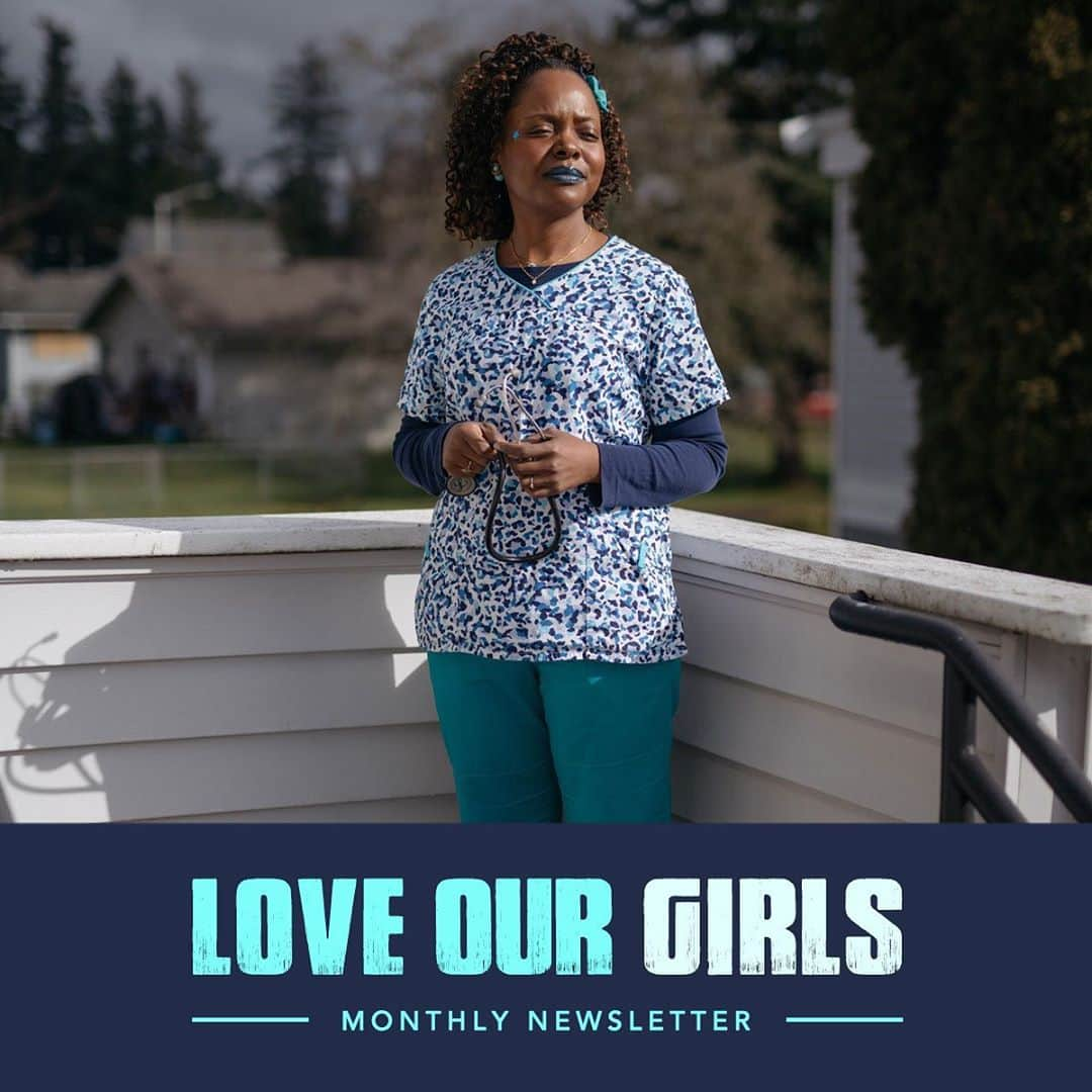 ダナイ・グリラさんのインスタグラム写真 - (ダナイ・グリラInstagram)「As we continue fighting the ravages of the coronavirus across the globe, April’s #LoveOurGirls newsletter is dedicated to the nurses who are daily risking their lives on the frontlines of this battle as well as to organizations like the New York State Nurses Association (@NYNURSES) who are working valiantly to support them and provide them with critical protections they need to keep doing their jobs. As we grieve the terrible loss of life wrought by Covid-19, let’s do our best to make sure the issue isn’t further compounded by allowing these brave workers to go into the fight without protection. To learn about their stories and see how you can help make a difference, you can check out the link in my bio.」4月17日 5時53分 - danaigurira