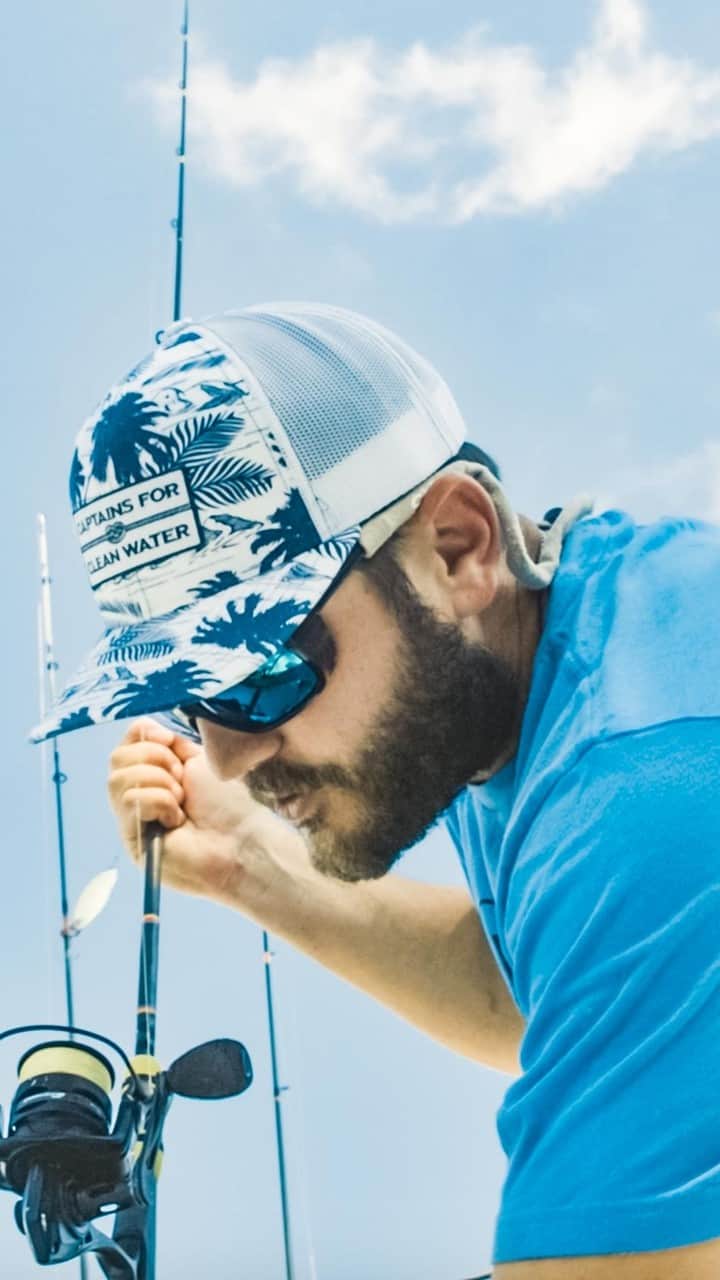 Costa Sunglassesのインスタグラム：「“Even when this passes, we still have our water to worry about.” - Capt. Josh Constantine Tune in to the new series from @captainsforcleanwater, "On Deck." First up, the “Caloosahatchee Cowboy."」