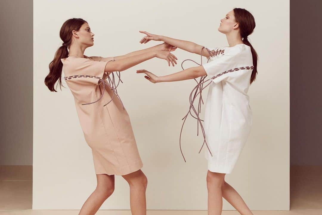 のインスタグラム：「Sibling rivalry. SS16 photo by @veracomploj」
