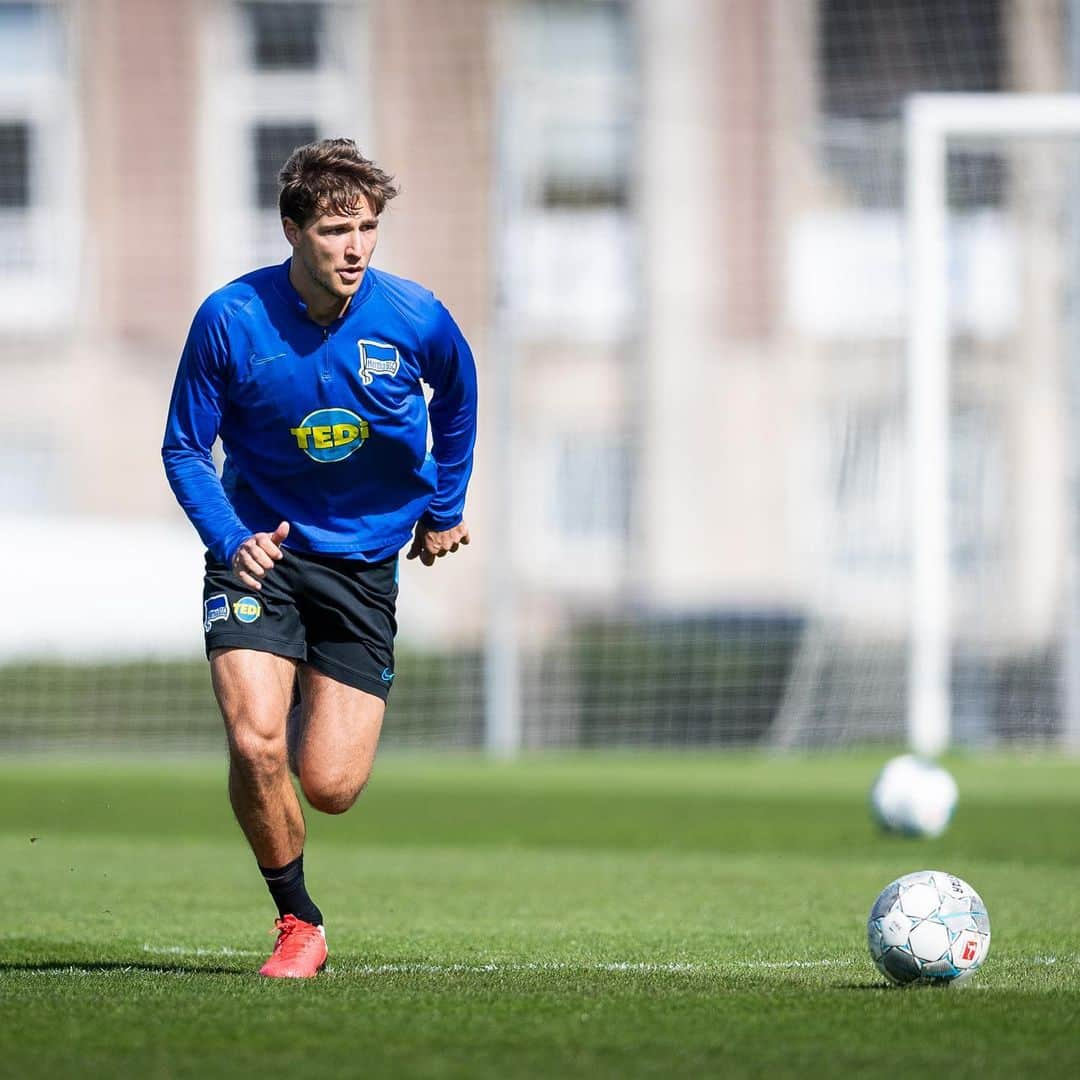 ニクラス・シュタルクさんのインスタグラム写真 - (ニクラス・シュタルクInstagram)「Endlich wieder zurück auf dem Platz 🙌💪⚽️ #NS5 #HaHoHe @herthabsc」4月17日 18時53分 - nik.stark4