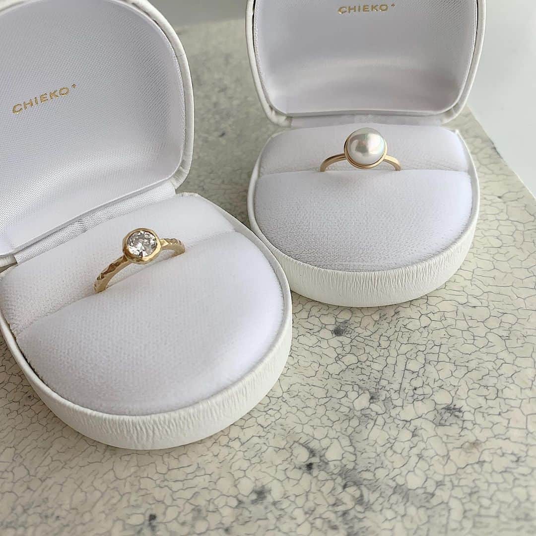 chieko6さんのインスタグラム写真 - (chieko6Instagram)「CHIEKO+ order jewelry  大粒ダイヤ☓大粒アコヤ。 こちらもスペシャルなダブルで。 ありがとうございます:-) ・ お守りのようにつけてくださるという、、 なんとも嬉しい。。 ダイヤや真珠は、やはり特別ですね。 ・ オーダーから3、4週でお届けとなります。 #chiekoplus #jewelry もちろん、マリッジにも。」4月17日 18時07分 - chieko6