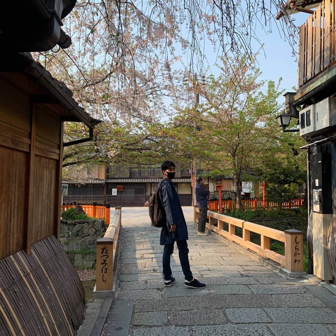 Terry Birdのインスタグラム：「Di Kyoto Japan, masih boleh keluar tetapi dengan ada tujuan dan dekat dekat saja. Sekali sekala saya jalan jauh sikit😆 #orangjepun #jepun #kyoto #takaakiterry」