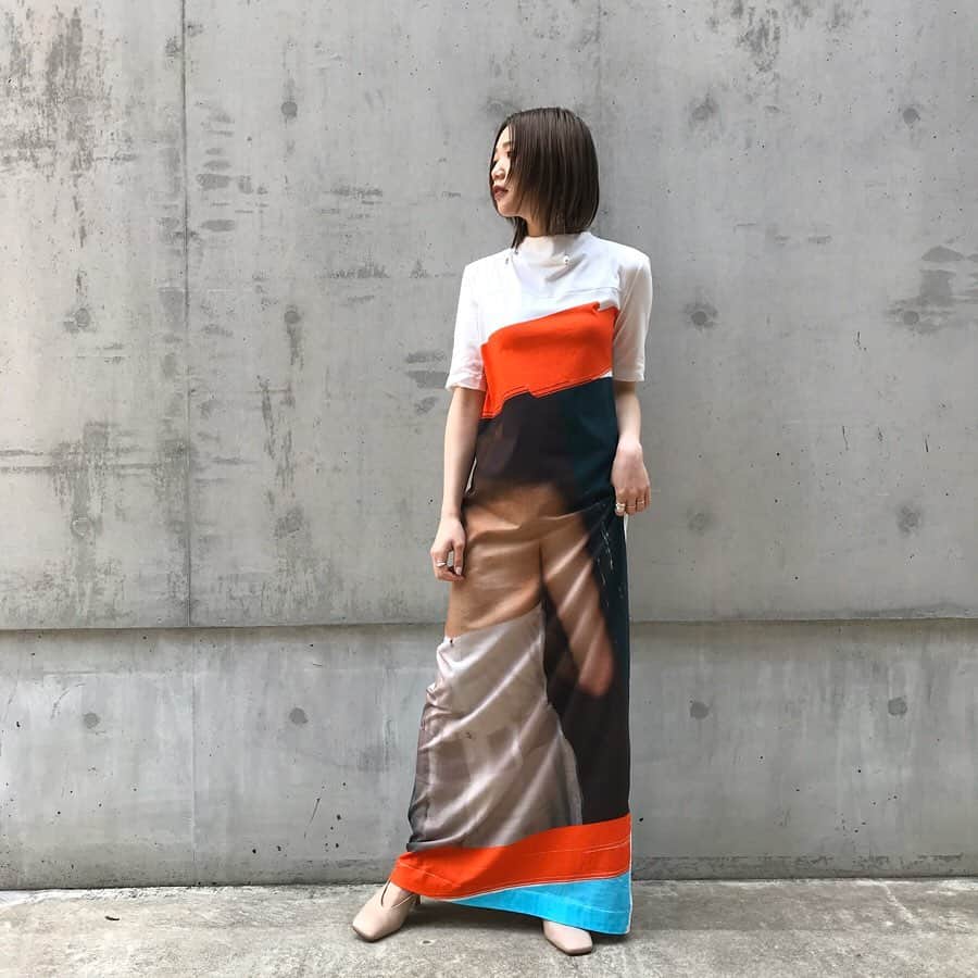 のインスタグラム：「【ERIKA CAVALLINI】 ERIKA CAVALLINI【エリカ カヴァリーイニ】 2008年にスタートしたイタリアのウェアブランド。彼女は自身のコレクションに人格と着た時の優雅さを表現することを服作りのコンセプトにしています。イタリアメイドの技術の高さと伝統を永続させたいという思いを持ち続け、ハイクオリティでこだわりの詰まった作品を発表し続けています。  one-piece ¥38,000+tax No.20070410000410 . 《 information 》 現在表参道店含め、休業している店舗がございます。詳しくは公式サイトよりご確認をお願いします。  #journalstandard #js #omotesand #ladies #baycrews #2020ss  #erikacavallini  #tokyo  @journalstandard.jp」
