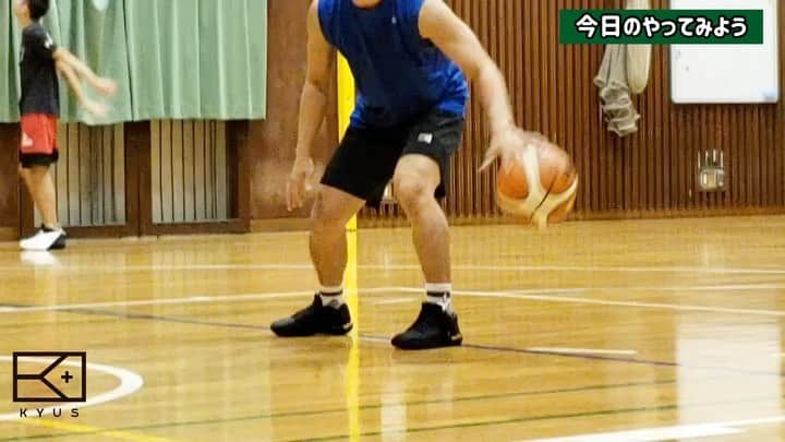 栗原祐太のインスタグラム：「【今日のやってみよう】 出来るだけ強く早くやってみましょう！ ミスが成長させてくれます！ 『kuriちゃんねる〜YouTube〜』 https://www.youtube.com/channel/UC91kuxrhvM3s5GyoPA-OvlQ ‪〜〜〜〜〜〜〜〜〜〜〜〜〜〜〜〜〜〜〜〜〜〜‬ ‪『栗原祐太のBBサロン』‬ ‪https://s.music.jp/TJCRD‬ ‪バスケはもちろん‬ ‪それ以外にも小スペースでできるエクササイズ、‬ ‪ストレッチ、ハンドリングや専門家との対談‬ ‪そしてプライベート等も配信しています！‬ ‪会員様とコミュニケーションもとれる場となっています👍‬ ‪︎⚠︎参加申請してくださった皆様へ‬ ‪⚠︎承認されるまで時間がかかることがありますのでご了承ください。‬ ‪〜〜〜〜〜〜〜〜〜〜〜〜〜〜〜〜〜〜〜〜〜〜‬ #バスケ #バスケットボール #うちでやってみよう　#bleague #basketball #ハンドリング」