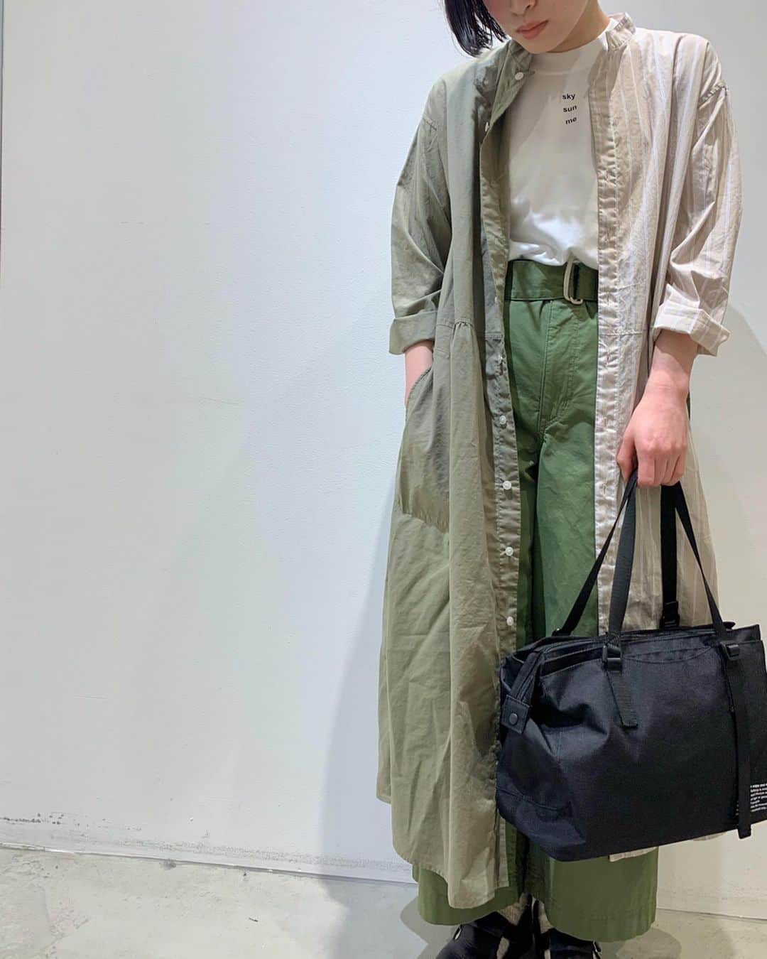 ネ・ネットのインスタグラム：「【 pickable stripe shirts ¥23,000+tax 】  人気のpickable stripe shirtsに新色が登場！ 組み合わせを自由に選べる“ピッカボー”。前のボタンを明けると羽織りとしても着用が出来、幅広いシーンで活用していただけます。  #ネネット #nenet #新作 #new #spring #summer #2020 #collection #fashion #tokyo #japan #大人カジュアル #大人ネネット #otona_nenet #pickable #ピッカボー」