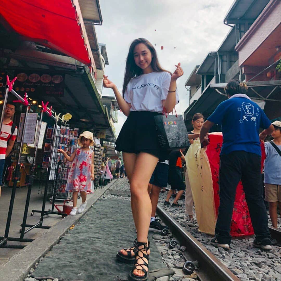 白本彩奈のインスタグラム：「中国のある日 😫  できるだけ早く別の休暇を過ごしたい 😁」
