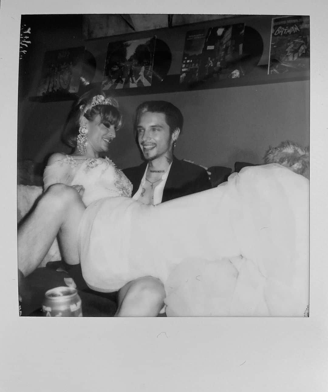 アンディー・ビアーザックさんのインスタグラム写真 - (アンディー・ビアーザックInstagram)「Happy 4 year wedding quaraniversary to my world @thejulietsimms ❤️ We figured given circumstances we should bring back out the wedding day gear...kinda😂 Here’s to 4 million more❤️ #thankyouselftimer  PS thank you all for all of the anniversary well wishes! We really appreciate it! 🆎🖤」4月17日 10時52分 - andyblack