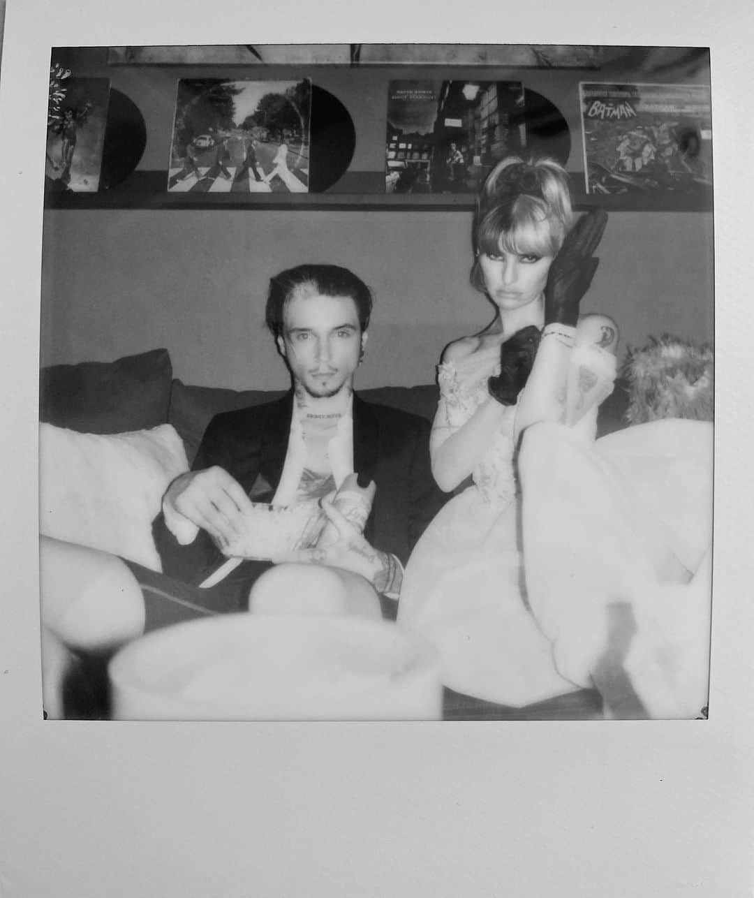 アンディー・ビアーザックさんのインスタグラム写真 - (アンディー・ビアーザックInstagram)「Happy 4 year wedding quaraniversary to my world @thejulietsimms ❤️ We figured given circumstances we should bring back out the wedding day gear...kinda😂 Here’s to 4 million more❤️ #thankyouselftimer  PS thank you all for all of the anniversary well wishes! We really appreciate it! 🆎🖤」4月17日 10時52分 - andyblack