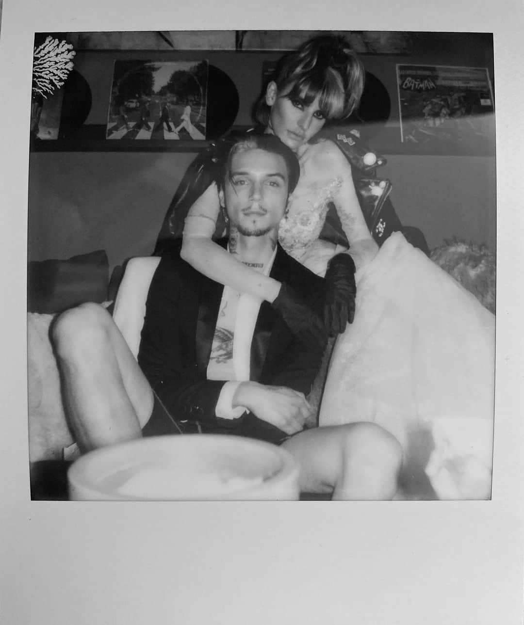 アンディー・ビアーザックのインスタグラム：「Happy 4 year wedding quaraniversary to my world @thejulietsimms ❤️ We figured given circumstances we should bring back out the wedding day gear...kinda😂 Here’s to 4 million more❤️ #thankyouselftimer  PS thank you all for all of the anniversary well wishes! We really appreciate it! 🆎🖤」