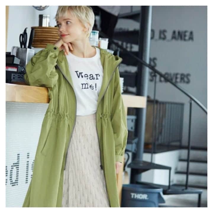 furryrate officialのインスタグラム：「【2020 spring collection】 . 品のあるカジュアルスタイルで大人な抜け感を . . @uta_nao @yumi.nemoto.made #alisa #アリーサ #furryrate #furry #ファーリーレート #ファーリー #fashion #t_shirts #tシャツ #water_proof_cottonクルーネックプリントT #skirt #スカート #spring #springcollection #リーフ柄 #カジュアル #春スカート #きれいめカジュアル」