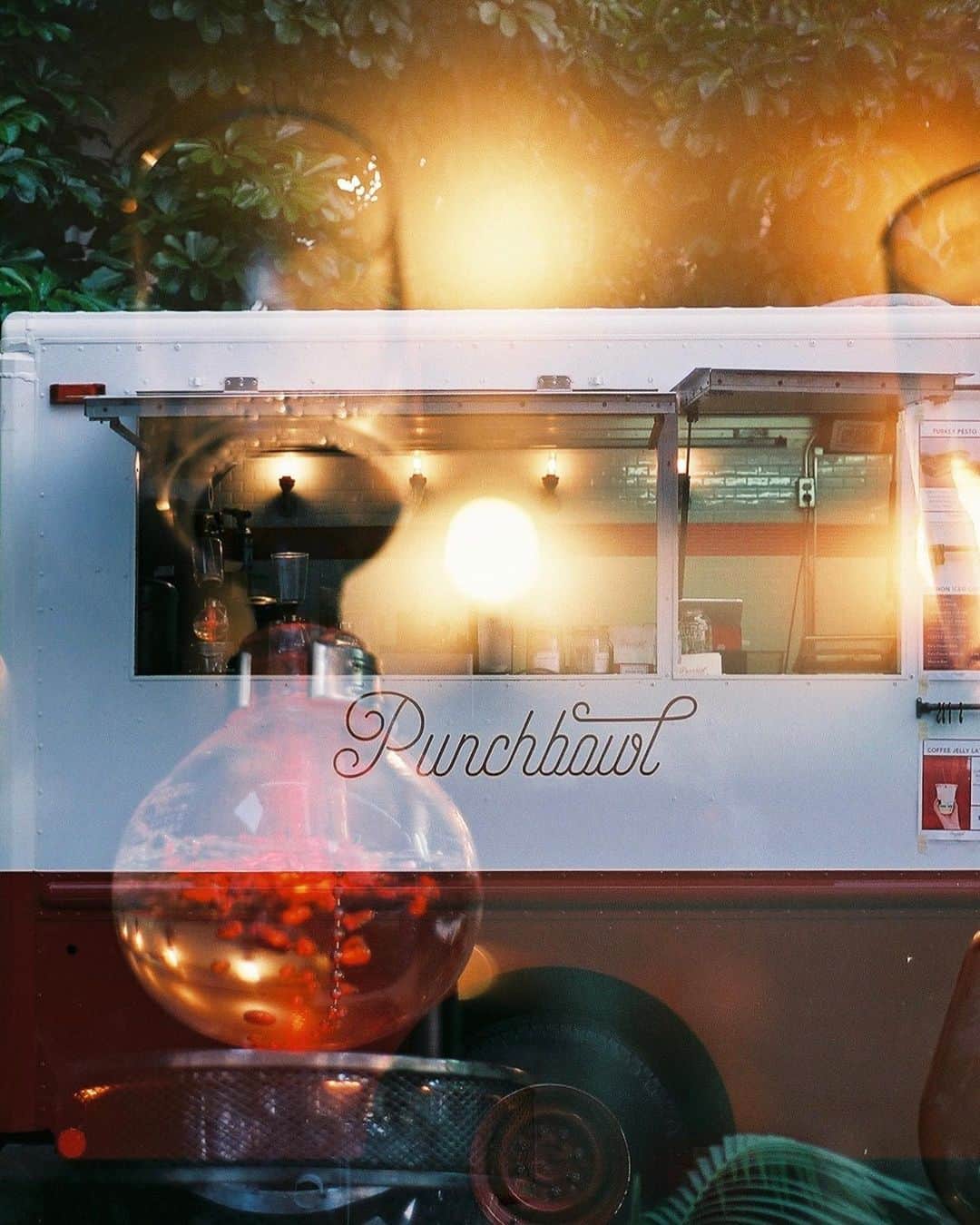 Punchbowl Coffeeのインスタグラム：「Miss using 4 syphon at a time during that RUSH」