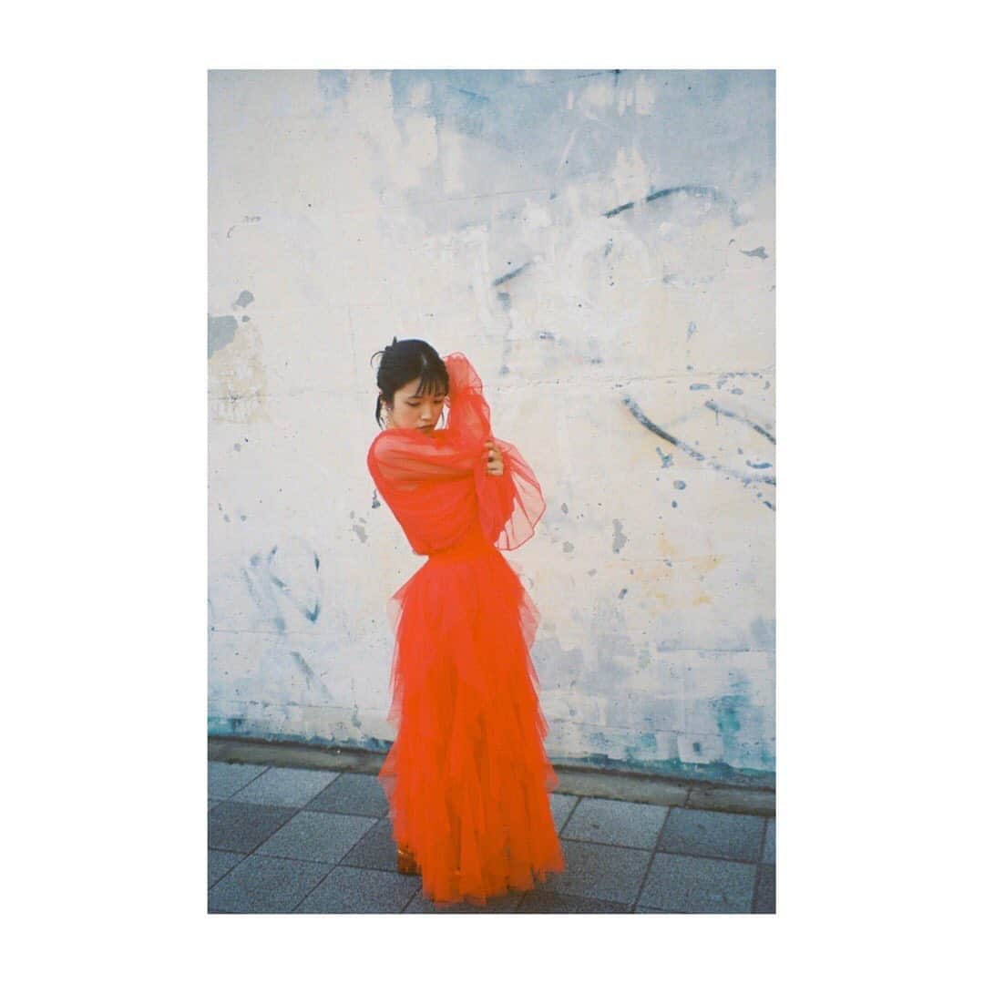 美山加恋のインスタグラム：「Q.好きなアーティストは？﻿ ﻿  この質問何個かありました。﻿ ﻿ ハルカトミユキ。﻿ rude-a、感覚ピエロ、流したりしてます。﻿ 椎名林檎、モーニング娘。20のライブ映像も永遠観れる。  強がる女の歌とかは特にだいすき…♡ 逆になにかオススメあったら教えてほしいです。」