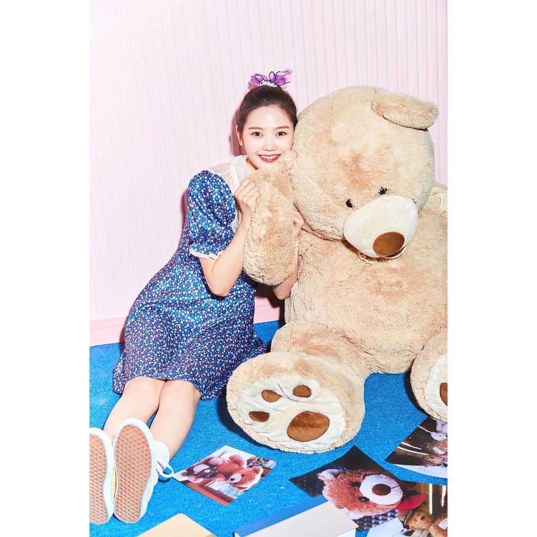 OH MY GIRLさんのインスタグラム写真 - (OH MY GIRLInstagram)「OH MY GIRL 7TH MINI ALBUM [NONSTOP] Player1_Hyojung Roll the dice 🎲🎲 ⠀ Coming Soon 2020. 04. 27 ⠀ #오마이걸 #OHMYGIRL #OMG #NONSTOP #살짝설렜어 #효정 #HYOJUNG」4月17日 12時01分 - wm_ohmygirl