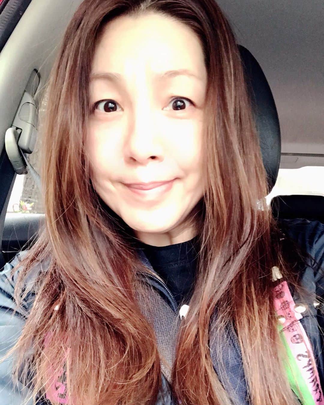 井上貴子のインスタグラム：「昨日から 繰り返しになるけども 明日18日14時から約1時間 17（イチナナ）ライブ配信やるよー。  ちなみに神取さんは 15時から。  共にライブ配信は初めてなので お手柔らかにねーー^ ^  今のウチに17（イチナナ）アプリを ダウンロードしといてくださいな。  みなさんに逢えるのを めっちゃ楽しみにしてまーす^ ^  Happyで^ ^  #井上貴子  #LLPWX #女子プロレス #紅緒と柊音 #トイプードル部 #17ライブ配信 #イチナナ #おうちですごそう #STOPCOVID19 #stayhome」