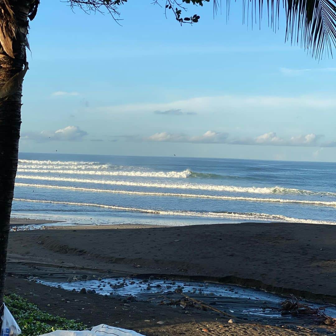 Isseki Nagaeさんのインスタグラム写真 - (Isseki NagaeInstagram)「Fun wave  #surftrip #surfing #bali #baliindonesia #funwave  はやくコロナが収まってまたバリに行きたい」4月17日 12時40分 - isseki_nagae