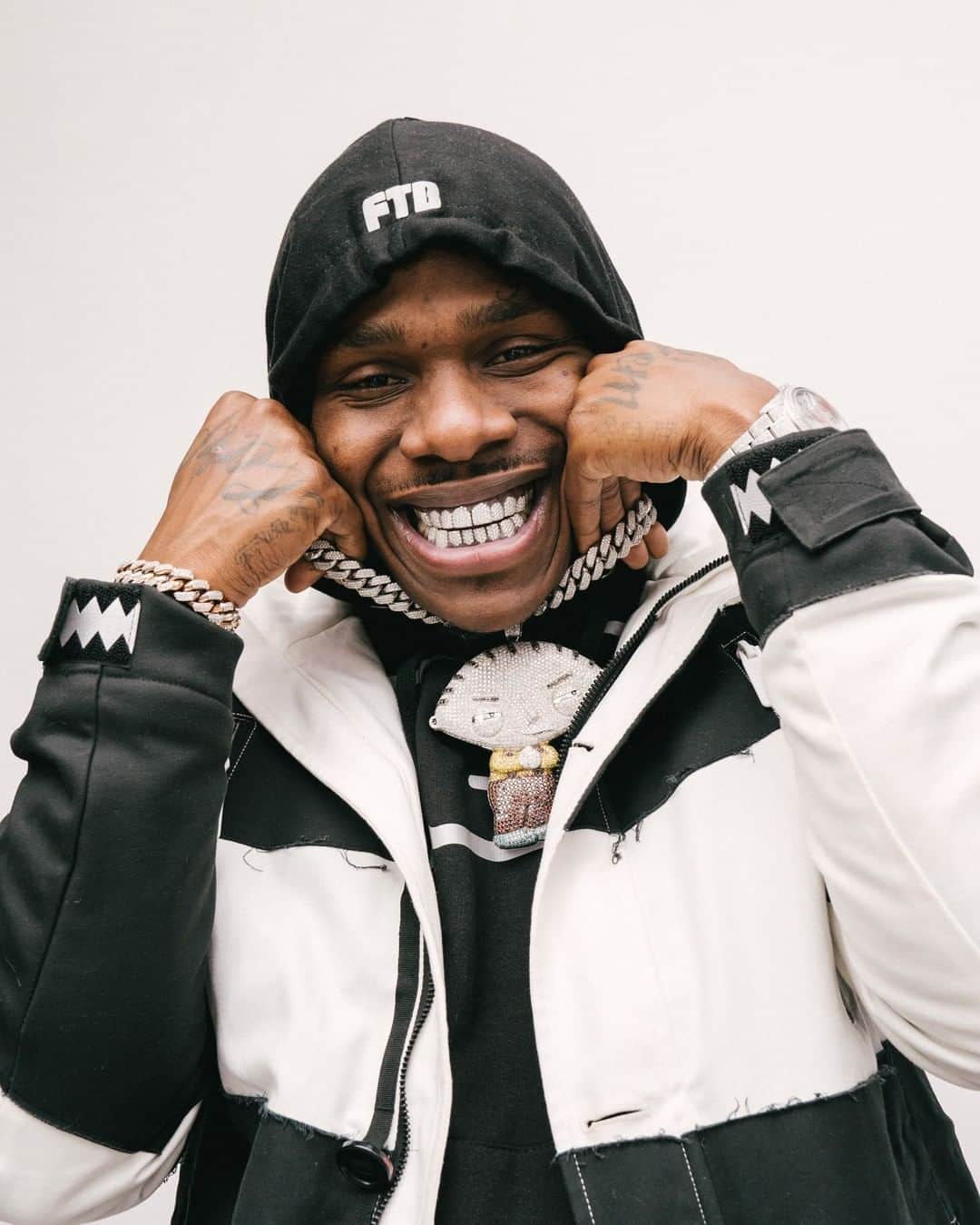 HYPEBEASTさんのインスタグラム写真 - (HYPEBEASTInstagram)「@hypebeastmusic: @dababy’s newest project ‘Blame It On Baby’ has arrived. The album has a total of 13 tracks and features guest appearances from @future, @theestallion and more. Steam it now via the link in our bio. ⁠ Photo: Eddie Lee/HYPEBEAST」4月17日 14時25分 - hypebeast