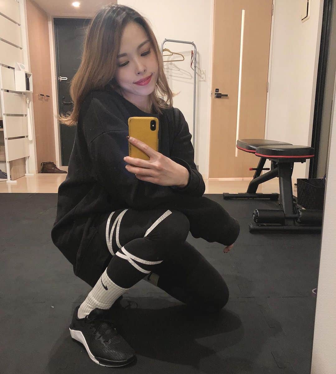 川戸沙羅のインスタグラム：「脚トレ用⛸💓 #METCON5 #NIKE #workout #workoutmotivation  #fitness #homeworkout  #upperbodyworkout  #プライベートジム #オンラインパーソナルトレーニング  #オンラインレッスン」