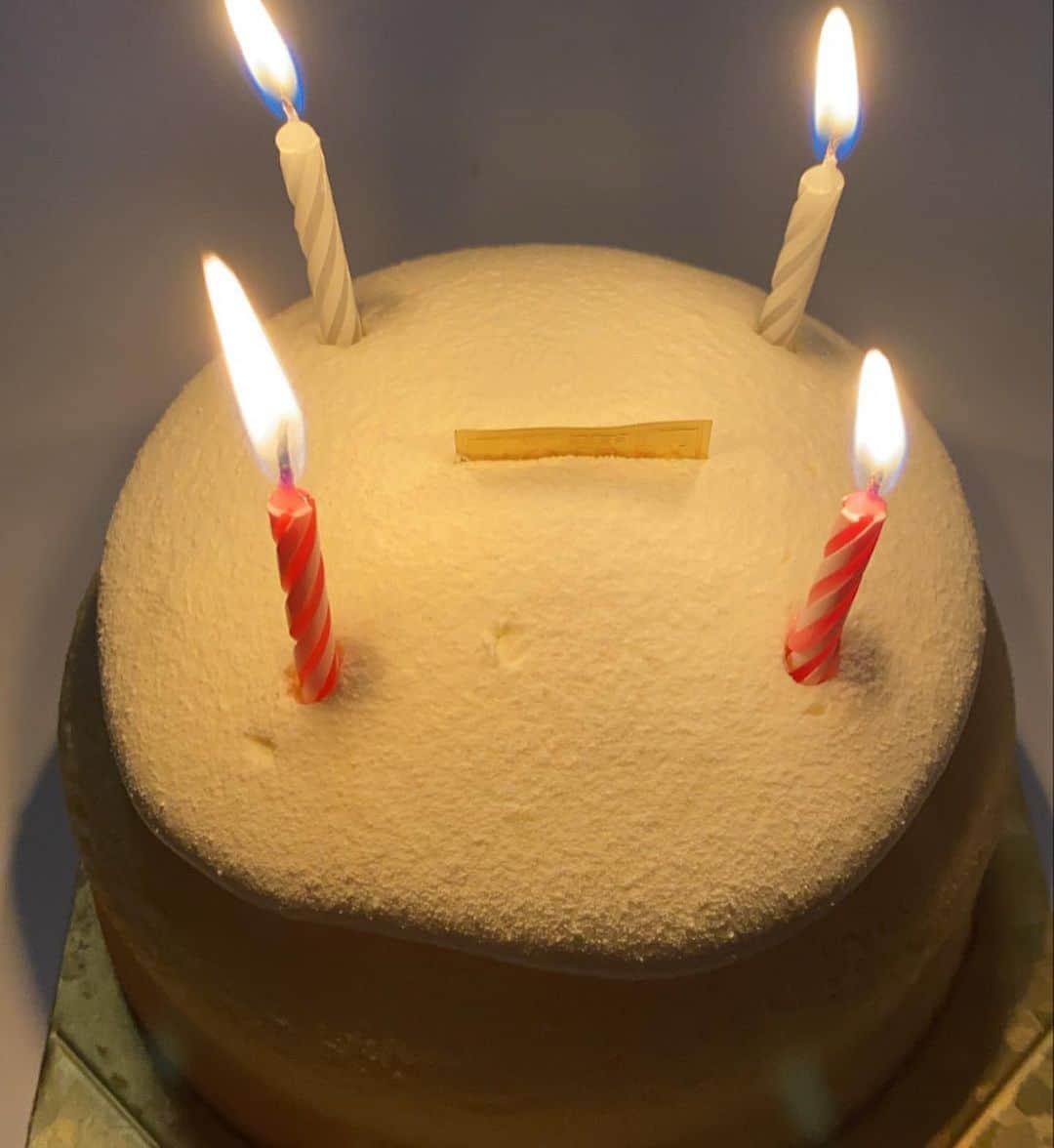 おもてちゃんのインスタグラム：「. 4ちゃいになりまちた🎂」