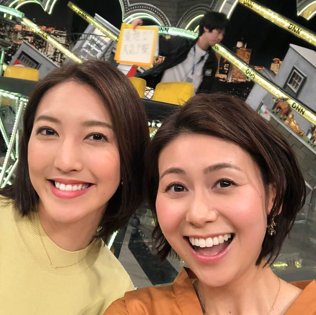 小澤陽子さんのインスタグラム写真 - (小澤陽子Instagram)「𝚊𝚝 𝚠𝚘𝚛𝚔☻  今宵のスタジオ、未曾有の事態に。。！ . . 本日の素敵なコメンテーターは、狩野英孝さんと、EXILE・EXILE THE SECONDの KEIJIさんです👓🌏. . . 在宅で疲れている方にも。 働きに出なきゃいけなくて、不安でいる方も。  こんな時こそ、 一緒に脱力しましょう😂😊🌿 みなさんの #おうち時間 に、 一瞬でもこの状況を忘れてもらえたら幸いです…🕊. . . 先週、全力でこの番組に挑んでくださった、アナウンス室の先輩、#山中章子 アナとの写真も…🥰 本当、お見事すぎる演技でした🙇🏼‍♀️✨. . ※ 収録したのは、だいぶ前です！  #笑いよ届け！ #こんな時こそ #Lets脱力 #金曜23時　は #全力脱力タイムズ #DNN #本日の髪型と衣装🌸  #本日の素敵なコメンテーター #狩野英孝　さん #EXILE #EXILEtheSECOND #KEIJI #黒木啓司　さん」4月17日 15時02分 - yoko.ozawa729