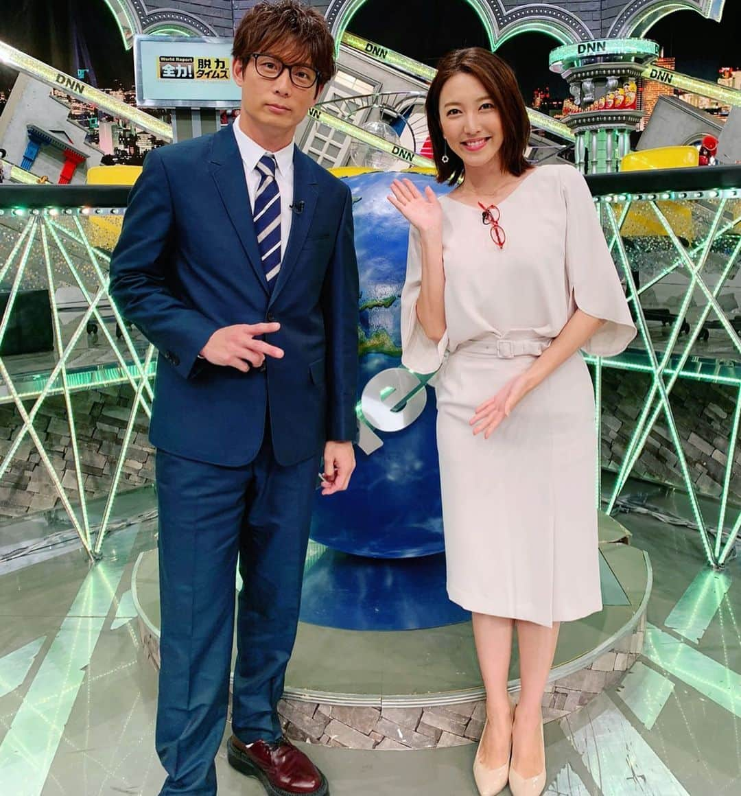 小澤陽子さんのインスタグラム写真 - (小澤陽子Instagram)「𝚊𝚝 𝚠𝚘𝚛𝚔☻  今宵のスタジオ、未曾有の事態に。。！ . . 本日の素敵なコメンテーターは、狩野英孝さんと、EXILE・EXILE THE SECONDの KEIJIさんです👓🌏. . . 在宅で疲れている方にも。 働きに出なきゃいけなくて、不安でいる方も。  こんな時こそ、 一緒に脱力しましょう😂😊🌿 みなさんの #おうち時間 に、 一瞬でもこの状況を忘れてもらえたら幸いです…🕊. . . 先週、全力でこの番組に挑んでくださった、アナウンス室の先輩、#山中章子 アナとの写真も…🥰 本当、お見事すぎる演技でした🙇🏼‍♀️✨. . ※ 収録したのは、だいぶ前です！  #笑いよ届け！ #こんな時こそ #Lets脱力 #金曜23時　は #全力脱力タイムズ #DNN #本日の髪型と衣装🌸  #本日の素敵なコメンテーター #狩野英孝　さん #EXILE #EXILEtheSECOND #KEIJI #黒木啓司　さん」4月17日 15時02分 - yoko.ozawa729