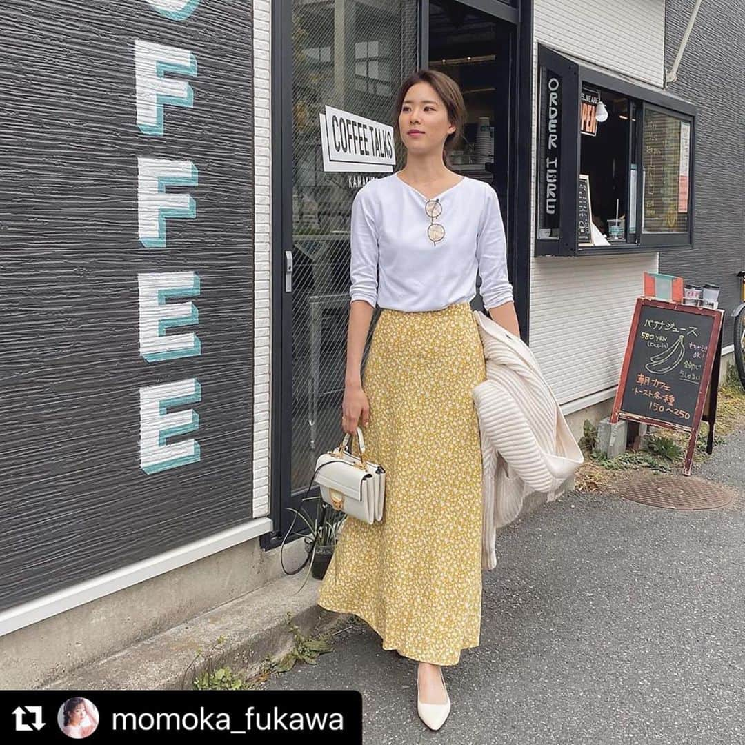 doclasse_styleさんのインスタグラム写真 - (doclasse_styleInstagram)「【PICK UP POST】 . #repost  @momoka_fukawaさん 素敵な投稿ありがとうございます🌼😊 . ---------------------------------------- . #Tシャツ (ポートネック7分袖/58cm丈) ¥2,990+税 品番：18026 . →画像をタップしてショッピング🛍 . ----------------------------------------- #momoka_fashion 💛﻿ ﻿ ドゥクラッセTシャツが優秀！﻿ @doclasse_style ﻿ 衿や裾に縫い目が出ないのできちんとした﻿ コーデの日にも上品に着れて光沢感と﻿ 柔らかさのある高級コットン100%で﻿ 着心地がとっても良いからオフの﻿ リラックスしたい日にも。﻿ ﻿ ベストセラーなだけあってカラー15色展開、﻿ サイズはS〜XXLまでと豊富な﻿ バリエーションだから買いやすい🥺﻿ 色違いも買いたいな〜❤︎﻿ ﻿ 靴は @rockport_jp 👟﻿ ﻿ #PR #doclasse #ドゥクラッセTシャツ﻿ #ROCKPORT #ロックポートレート﻿ #stepintocolor2020﻿ #ボートネック #ドゥクラッセ #ダブルフロント﻿ #大人のTシャツ #白Tシャツ﻿」4月17日 15時09分 - doclasse_style