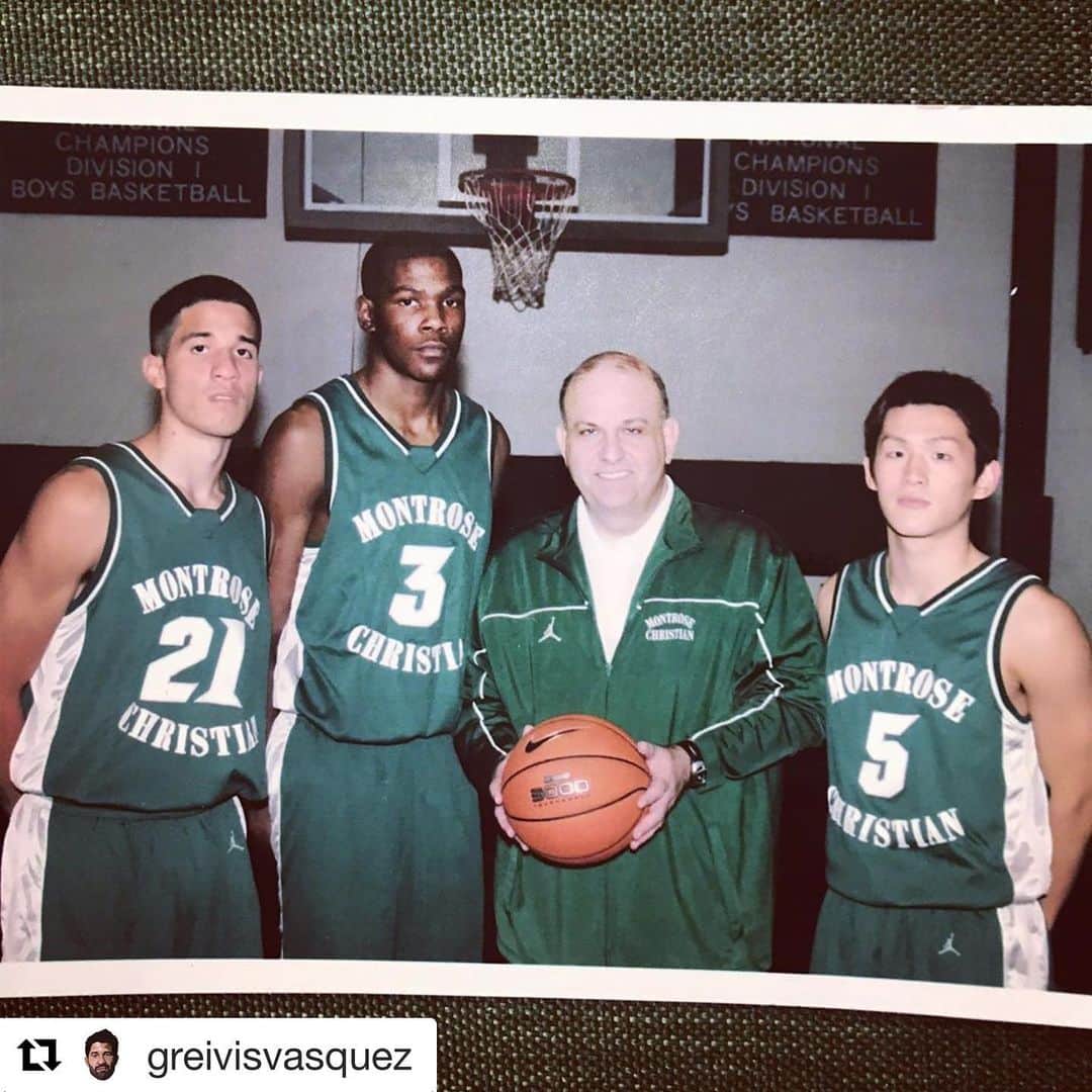 のインスタグラム：「🔥🤜🏻🤛🏾🔥 #Repost @greivisvasquez with @get_repost ・・・ Best high school coach, best teammates 🔥🏀 Montrose Christian School... @easymoneysniper @taishito  #TBT」