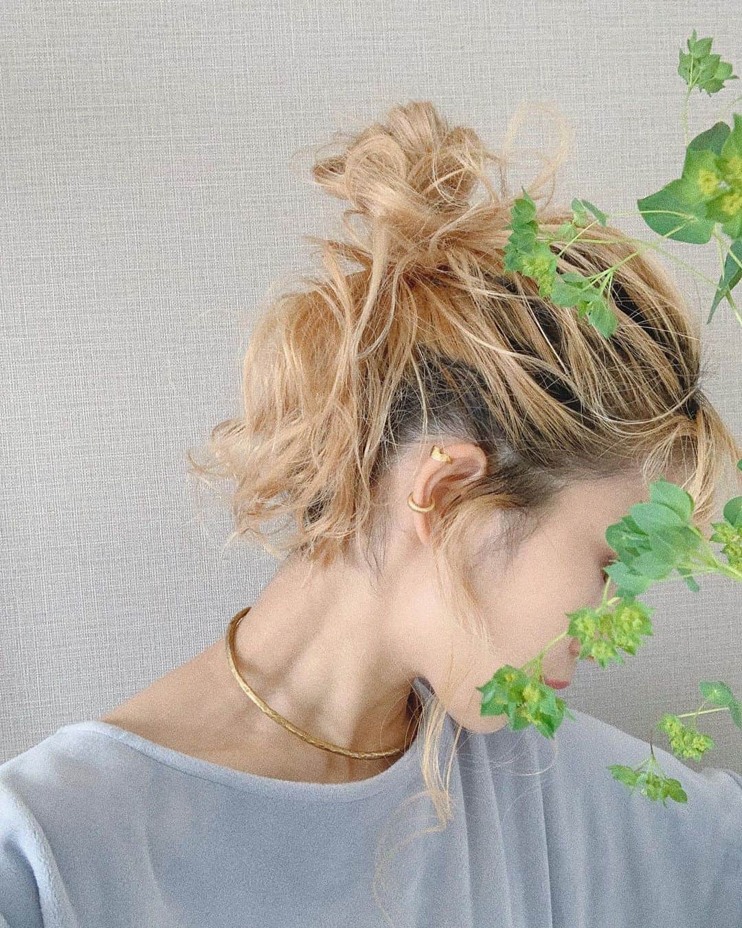 中谷愛のインスタグラム：「今日のhairstyle🌿  ワックスつけてざくっと、 イヤカフは @gray____accessories の新入りちゃん。  #ai__code」