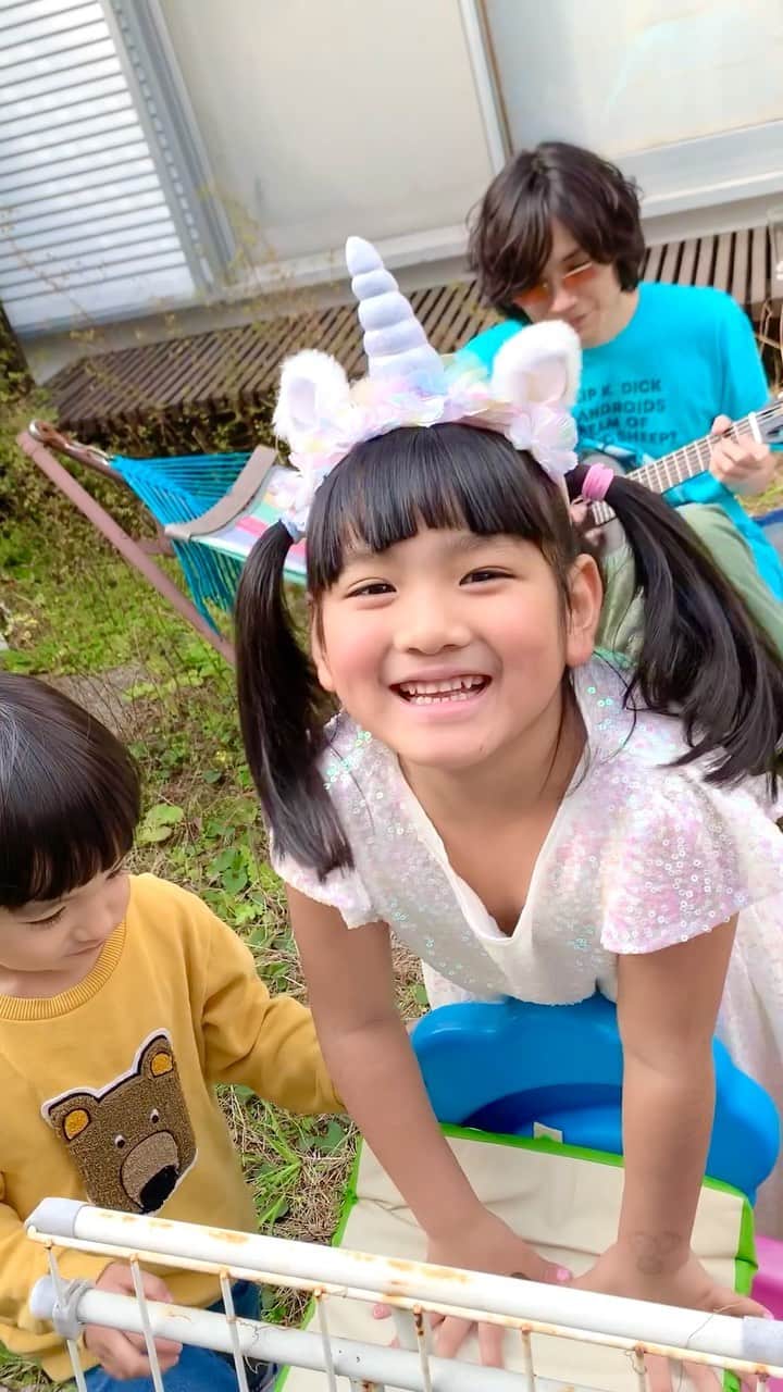 永井聖一のインスタグラム：「ポンキッキは時を超えて。 #ケンカのあとは #ひらけポンキッキ #弾き子守」
