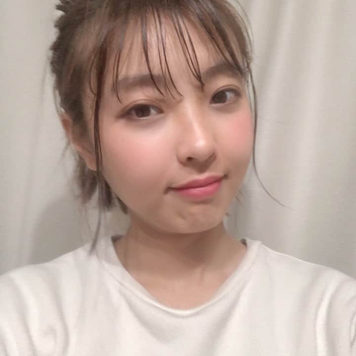 桜子のインスタグラム：「ただ #ポニーテール しただけでヘアアレンジしたぞーってテンション上がってるひとpart2  #ミディアムボブ #ミディアムヘア ＃濡れ髪 #ウェットヘア」