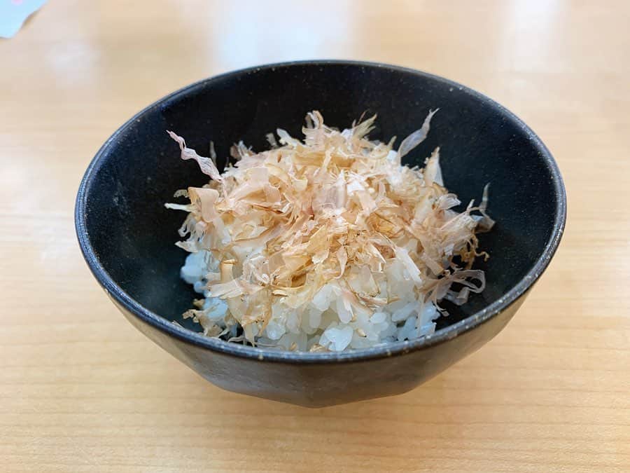 SUSURUさんのインスタグラム写真 - (SUSURUInstagram)「東京・青梅市の名物和え麺！ 㐂九家さんではなんと、サーモンとイクラ、生のりに山葵が乗った変わり種のまぜそばがいただけます。 クリーミーな風味のタレにツンと刺激的な山葵、そしてサーモンイクラの親子が平打ち麺と絡んで美味しい😍 ラストは余ったイクラとサーモンを追い飯とかきこみました。イクラうまい‥！ お店は現在も営業しています。 #susuru_tv #1598日目 #㐂九家 #青梅市 #東京 #サーモンといくらの和えそば #追い飯 #うまい  #ラーメン #らーめん #ramen #ラーメン部 #ramennoodles #毎日ラーメン生活 #麺スタグラム #japaneseramen #japanramen #foodstagram #foodie #noodles #instanoodle #instaramen #instafood #susururecommended #まぜそば #東京ラーメン #いくら」4月17日 16時56分 - susuru_tv