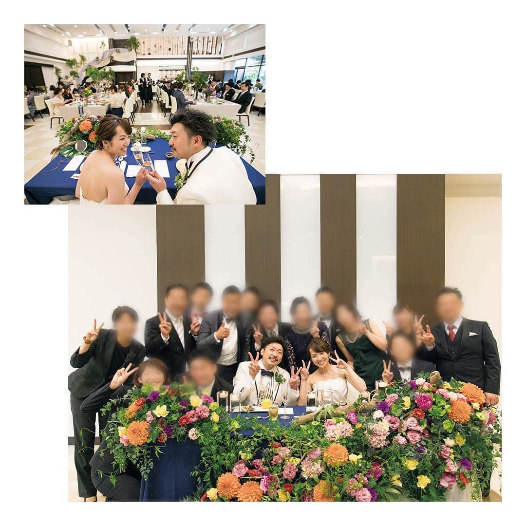 結婚SANKA(けっこんさんか)さんのインスタグラム写真 - (結婚SANKA(けっこんさんか)Instagram)「＼ウエディングレポ／ 『二人ならではのおもてなしで、エンターテインメントあふれる式に！』石川県白山市　Tさん＆Nさんカップル . ラヴィール金沢 . 「みんなと一緒に楽しみたい！」そんな結婚式を目指した二人。バルーンリリースは、ゲストと一体感を感じる爽やかなシーンになりました🎈 . インパクトを感じてもらえるようにと、壮大なチャペルを高さのある生花でコーディネート🌿ステンドグラスが輝く神聖な空間の中、感動のセレモニーが執り行われました。 . 挙式が終わり、いよいよ披露宴。二人の入場を待つ間もゲストに楽しんでほしいと、プロマジシャンにお願いしたそう🃏その間、二人は挙式参列のみのゲストとゆっくり過ごしました。 . 披露宴会場に入ったときに、「おおっ！」ってゲストに驚いてもらいたくて、装花を重視したという新婦Nさん💐テーブルの配置は、ゲストを見渡せるよう、晩餐会風にしたのだとか。 . 結婚式当日は、新郎Tさんの31歳の誕生日。31（サーティーワン）にちなんで、二人でアイスサーブをする演出を。これ、実はパティシエの新郎Tさんの手づくりアイス。子どもたちにも大好評でした🍨 . 退場はゲストとハイタッチ。「ディナーショーみたいに、ゲストと盛り上がりながら退場したい！」そんな新郎Tさんの希望で、笑顔あふれる締めくくりに！ . . . 結婚SANKAがつくるWebマガジンmarricoでは、ラヴィール金沢や、そのほかの会場で挙げた北陸カップルのリアルな結婚式をたくさんレポートしています！ . @kekkonsanka_weddingのURLからmarricoのウエディングレポへ . . about 結婚SANKA . 石川・富山・福井の花嫁のための結婚準備メディアです 雑誌とWebサイト、Webマガジン「marrico」の3つで、北陸花嫁に役立つ地元の結婚準備情報を発信中です . . ＼北陸花嫁を応援／ ただいま、結婚SANKAのWebサイトからブライダルフェアを予約＆参加で、最大16,000円分のギフトカードをもれなく全員にプレゼント中。 結婚準備、新生活、息抜きデートに使ってください https://kekkonsanka.com . .」4月17日 17時15分 - kekkonsanka_wedding