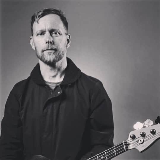 フー・ファイターズのインスタグラム：「RG @joeplummmer: Check my check-in with the lead bass player of the @foofighters during the covid-19 pandemic. @natemendel #foofighters @thetourstories . Link to listen in bio.」