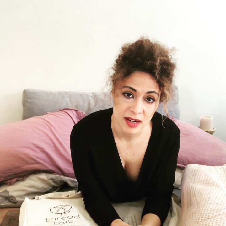 ヤスミン・アル＝マスリーのインスタグラム：「One more amazing initiative to inspire u to change the world today 💕 A luxurious blanket to hug you and while doing so you are saving a domestic violence victim.. check @threadtalkstrong and read about the journey of the hero behind.. the blankets are made of naturel sustainable resources.. you shopping These blankets is you giving a chance to some one to live.. #domesticviolence and us being #human 🙏🏻💕💕 ..」